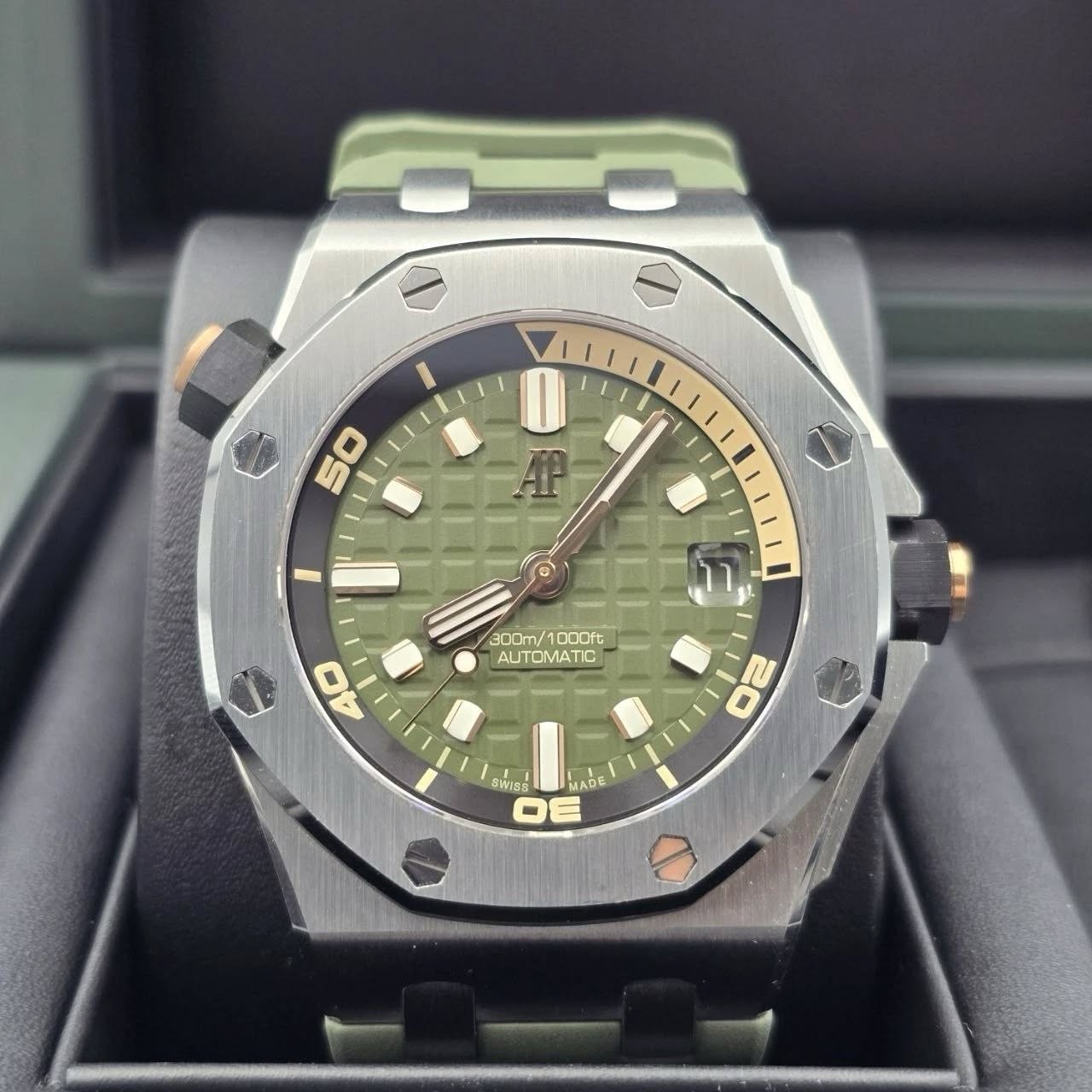 May be an image of wrist watch and text that says '50 300m 30コm/1000ft 1000ft ALITOMATIC ALITO 40 20 WISB NS AD MADE หก 06'