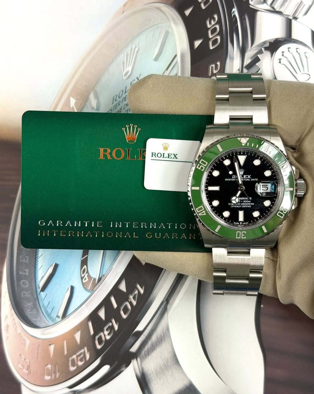 May be an image of wrist watch and text that says '300 لم ብ ROLEX ROLI 50 GYaTEN EX L S DATE ATE 15 GARANTIE 0-300 40 INTERNAT A ባሪ (. SXROL 100 0E ואי'