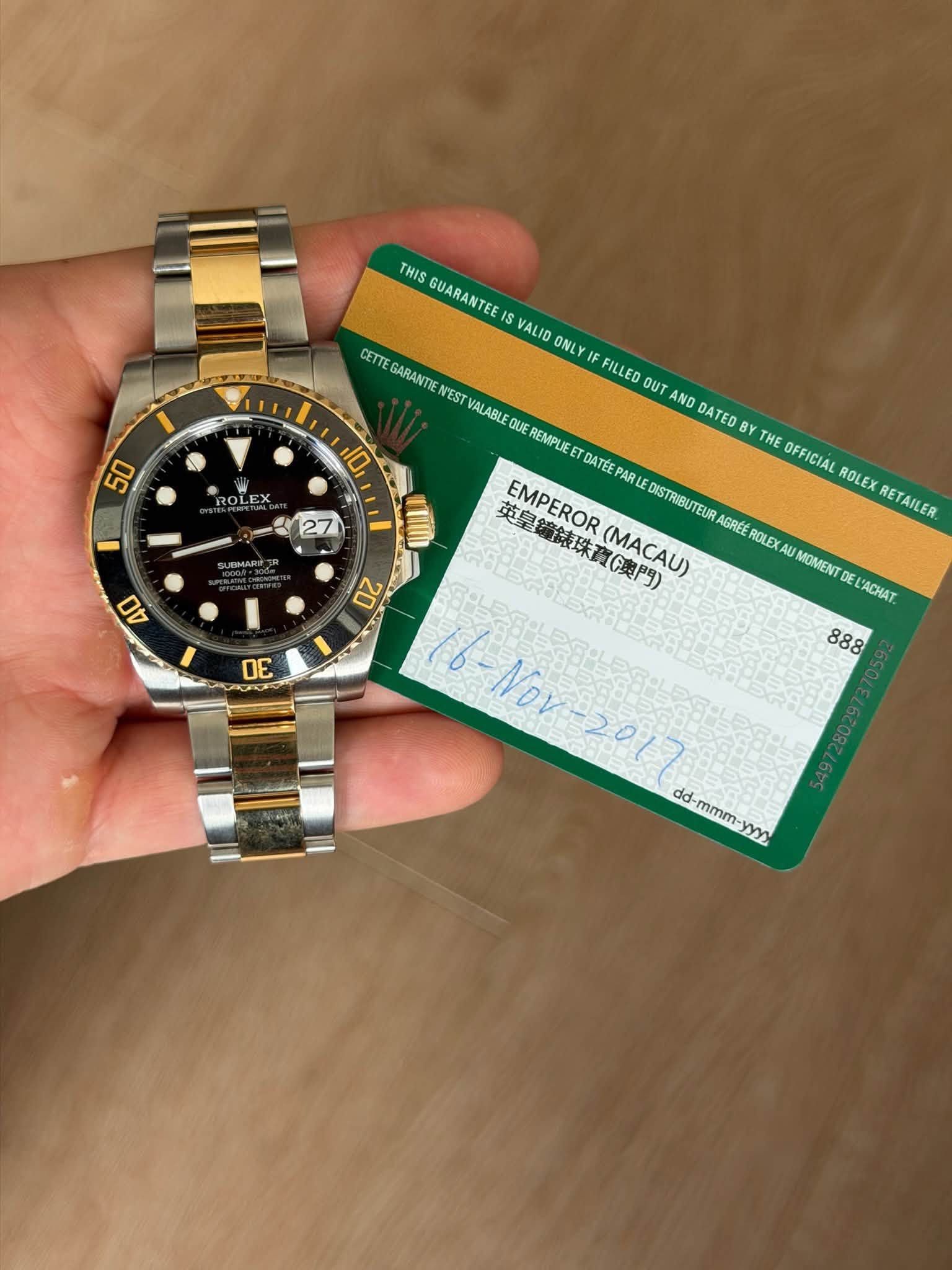May be an image of wrist watch and text that says '50 THIS GUARANTEE IS VALID ONL IF FILLED OUT AND DATED BY THE OFFICIAL ROLEX RETAILER ROLE 10 27 ЛEHAPи 40 CETTE GARANTIE NEST…