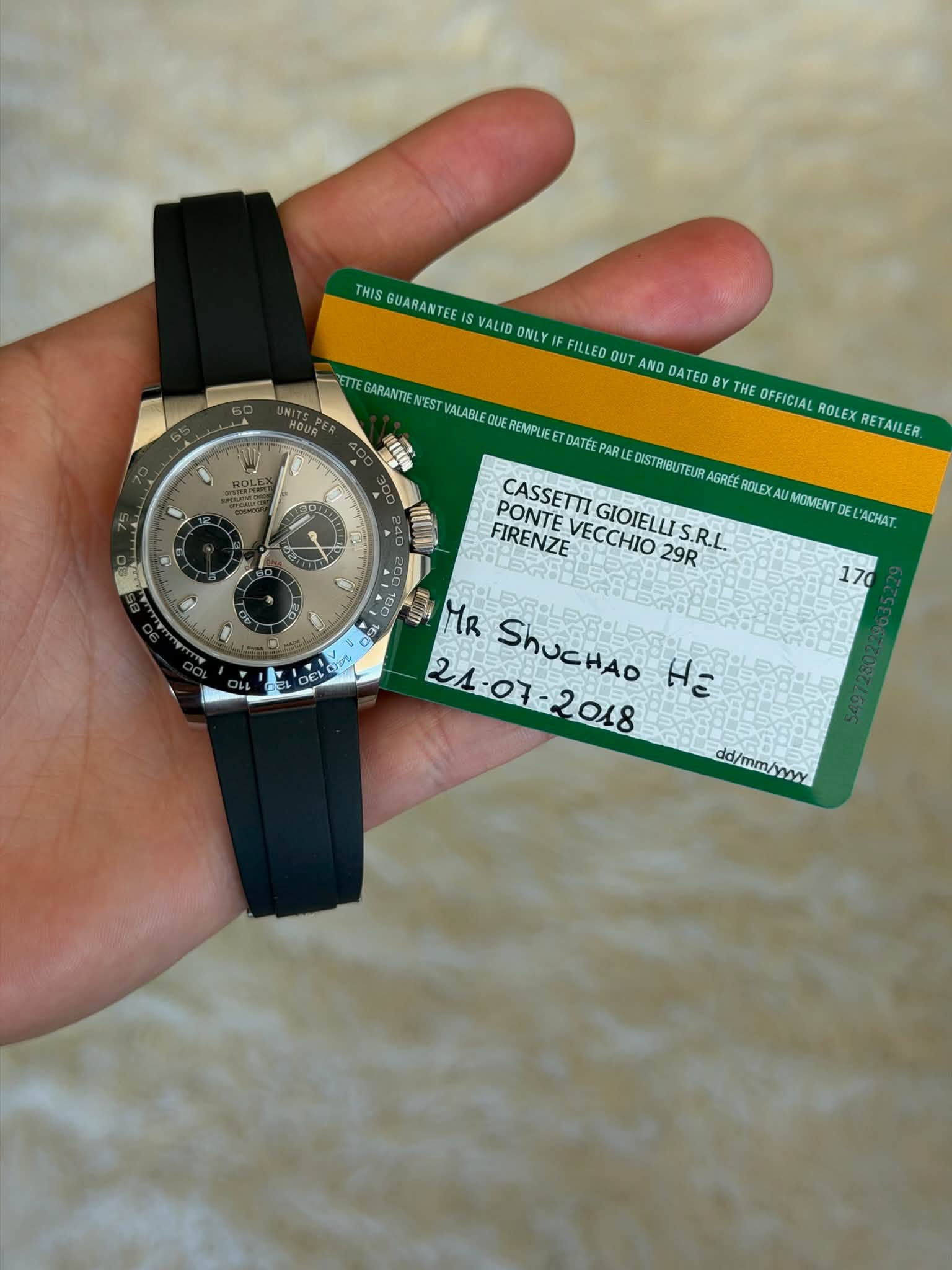 May be an image of wrist watch and text that says 'THIS GUARANTEE VALIO ONLYIF IF FILLED HOUR ROL raa បក AND DATED 8 THE OFFICIAL ROLEX RETAILER. 紅毛红て輪 -ETT GARANTIE NEST VALABLE…