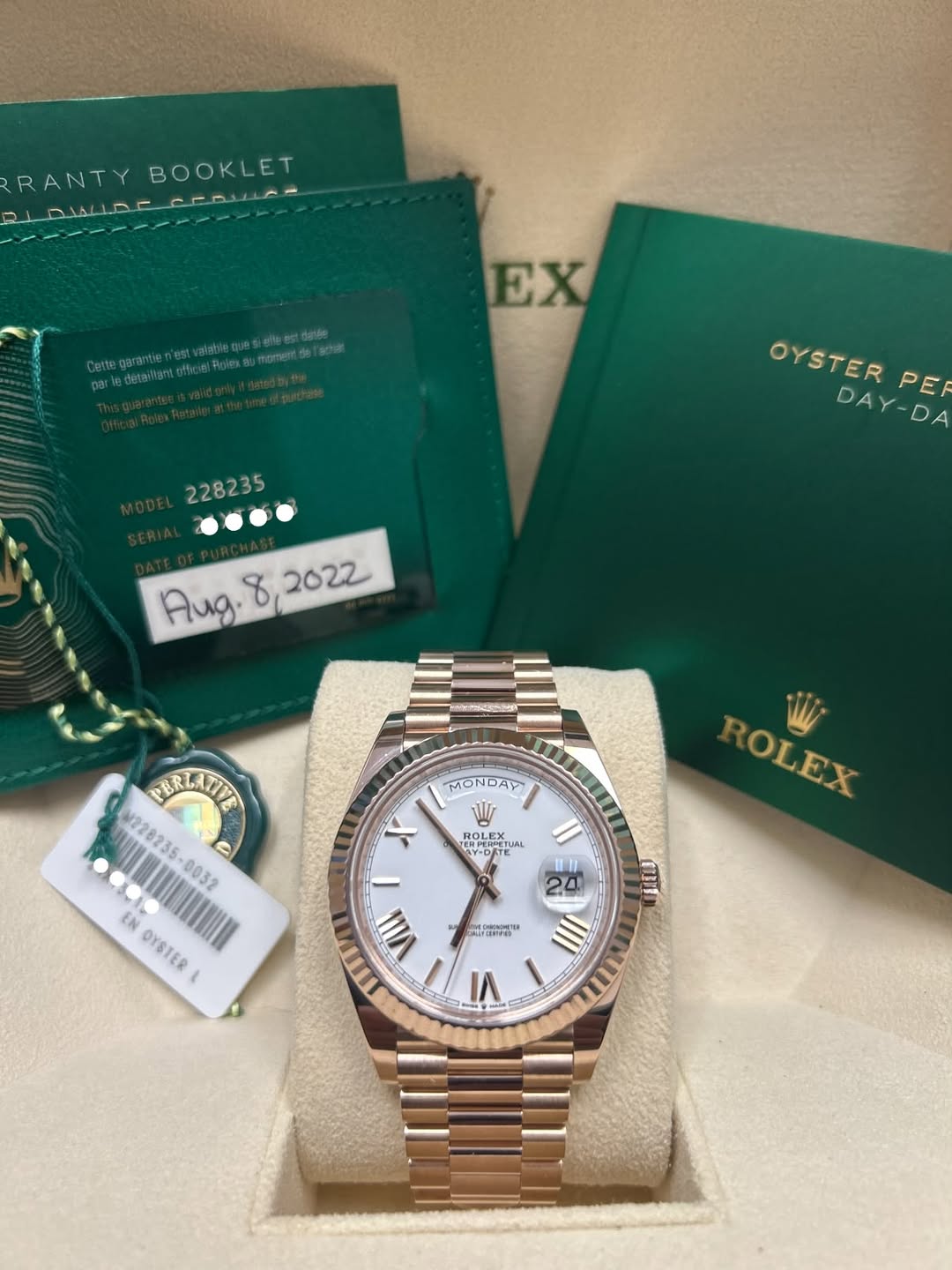 May be an image of wrist watch and text that says 'RANTYBOOKLET LOWDECEAME -CROULA RANTY BOOKLET EX 228235 OYSTERPE OYSTER PE DAY-DA DA Aug. Aug.8,2022 8, 2022 BRLATIYE ATTI 228235…