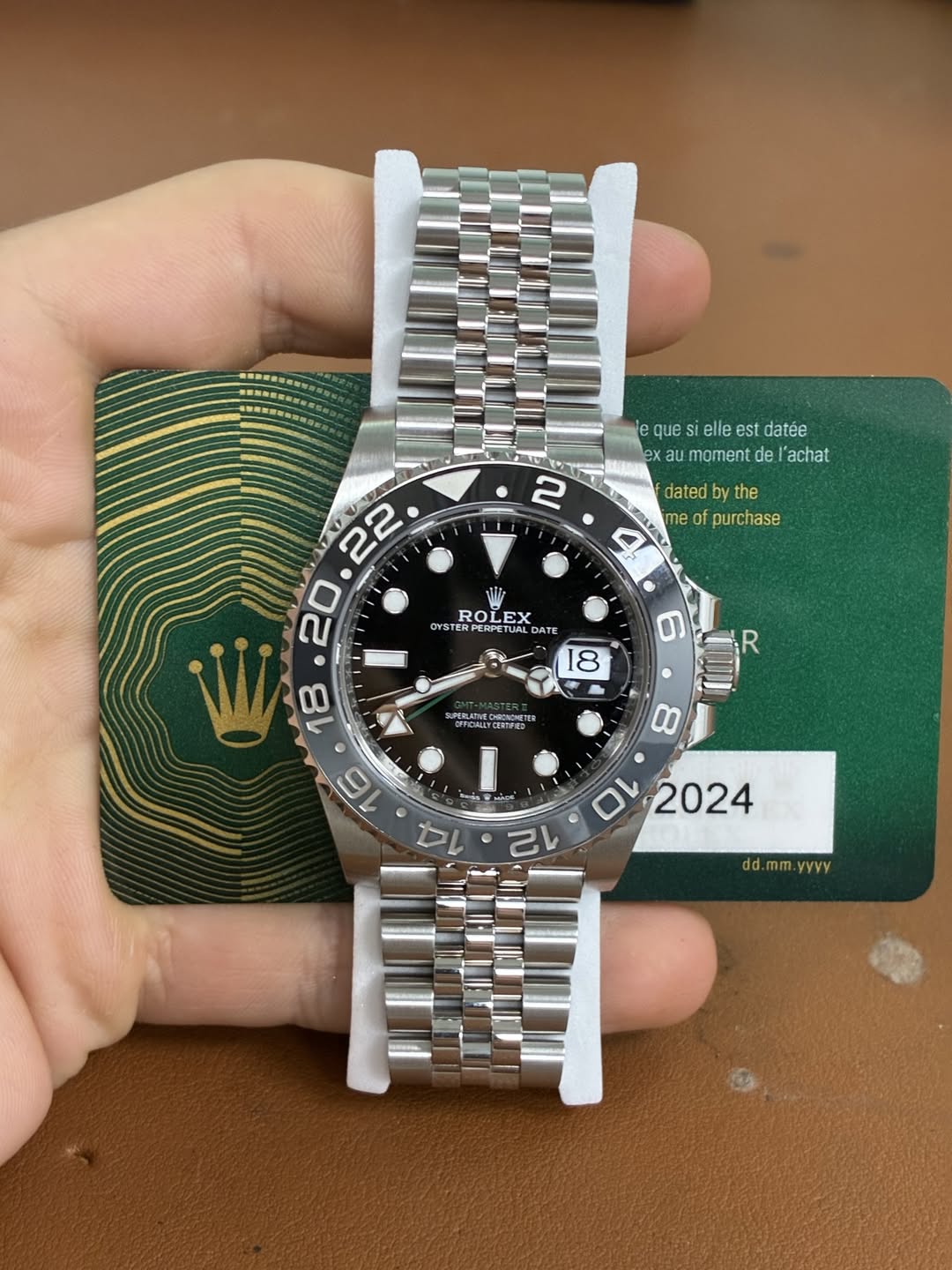 May be an image of wrist watch and text that says 'e que 'equesielleestdatée S elle datée exaumamentdel'achat ex moment de 'achat 2 dated by the me of purchase と 22 ល D 20 18…