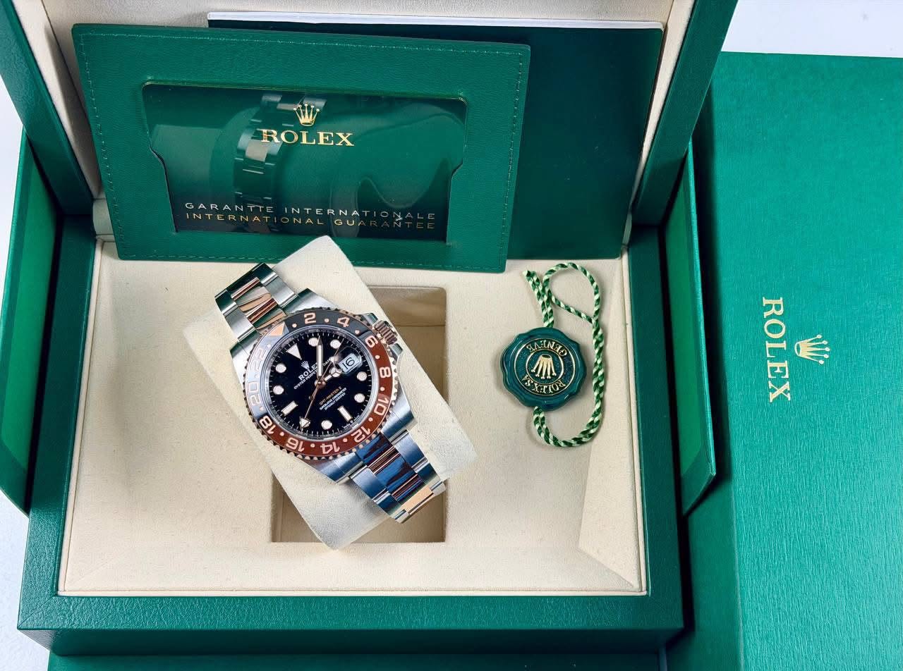 May be an image of wrist watch and text that says 'ROLEX GARANTTE GARANTTEINTERNATIO INTERNA の 6 ROLE SE KIN M 3 Tro 8 D 回 10 Db 2L U 8 L ROLEX Wi'