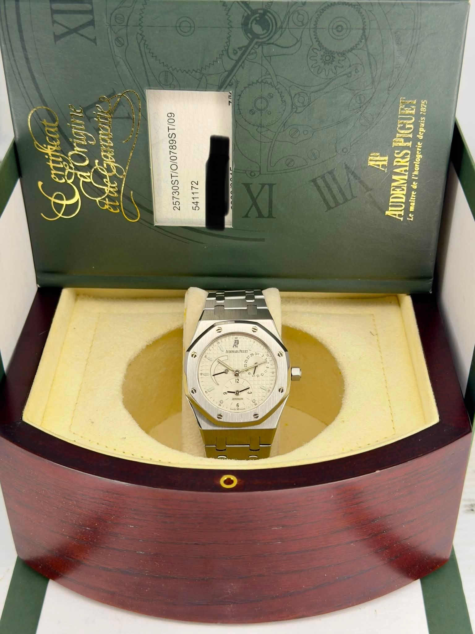 May be an image of wrist watch and text that says '7B лABию RлeBaHиoT! 25730ST/O/0789ST/ PIGUET depuis 1875 ΑP AUDEMARS maitre l'korlogerie Le မ e 2 A лemw MaShuN ahur ቁ = a 0 จ 0…