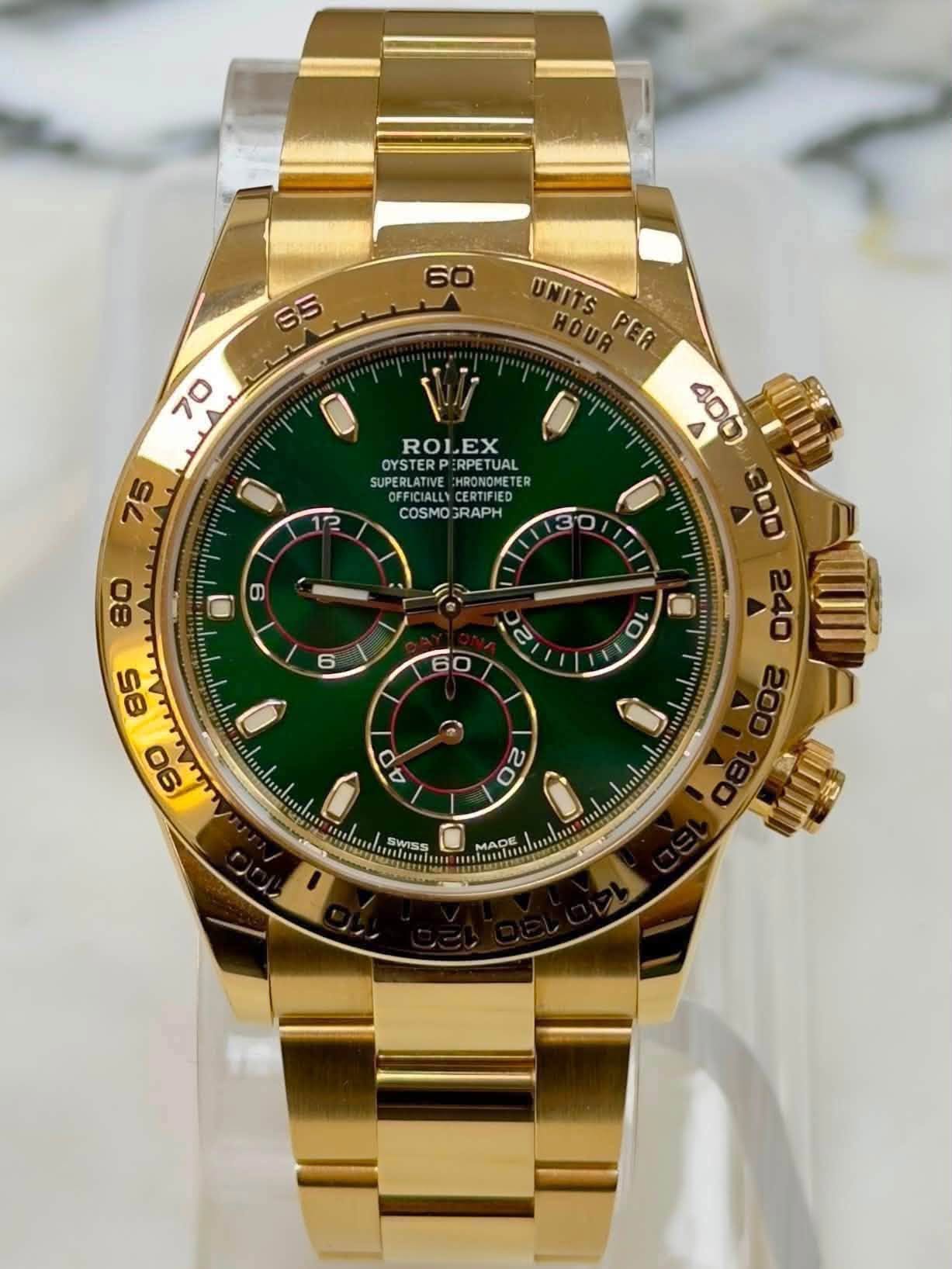 May be an image of wrist watch and text that says ' ROLEX 0 12 OYSTERP ERPETUAL SUPERLATIVE HRONOMETER TIFIED COSM COSMOGRAPH GRAPH TNITS HOUR PER ٥ Se O 2 85 90 ና 40 4 ۵ 2 0 C…