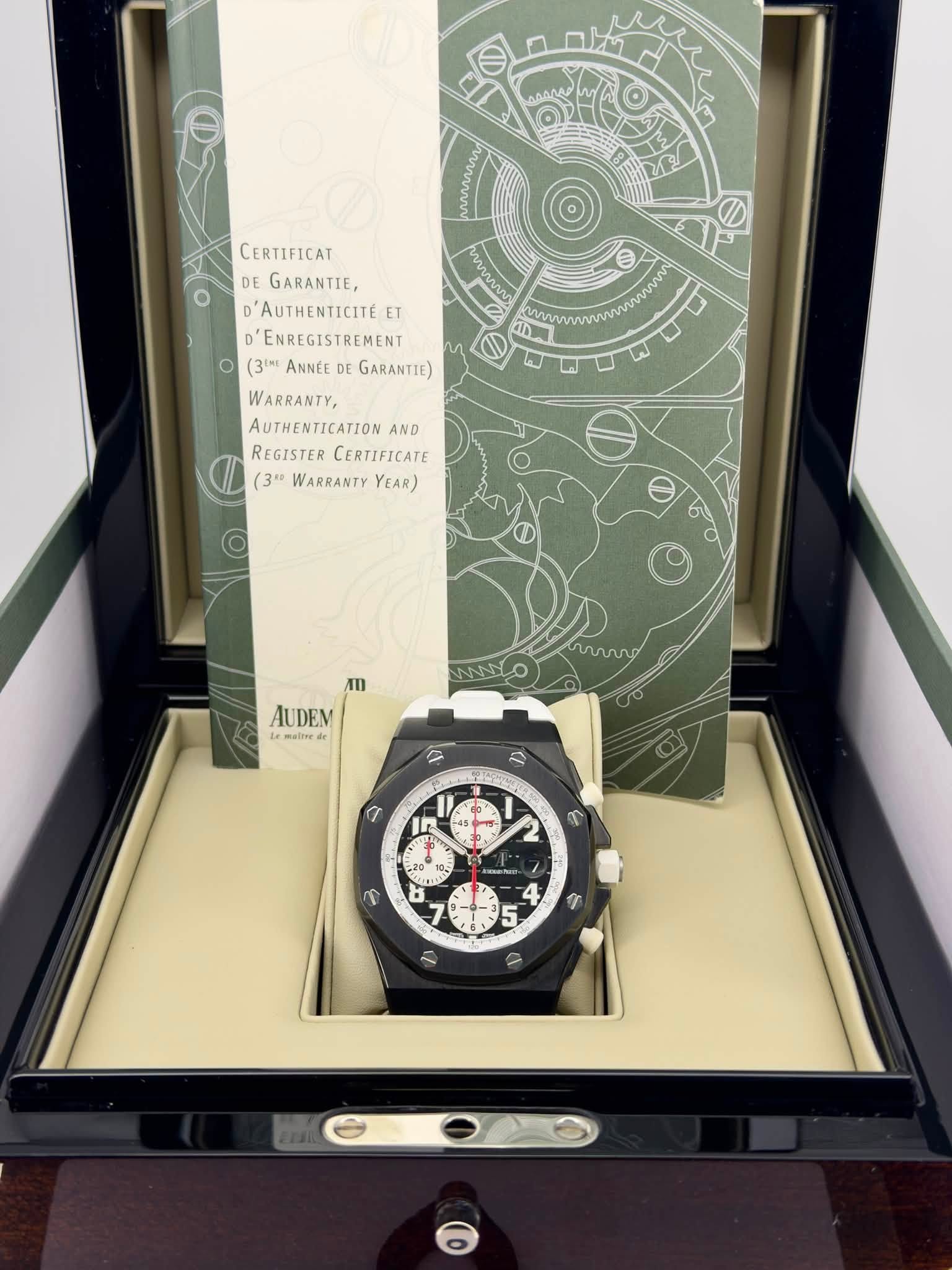 May be an image of wrist watch and text that says 'CERTIFICAT DE GARANTIE, D' AUTHENTICITE ET D'ENREGISTREMENT (3LNL ANNÉE DE GARANTIE) w WARRANTY, AUTHENTICATION AND REGISTER…