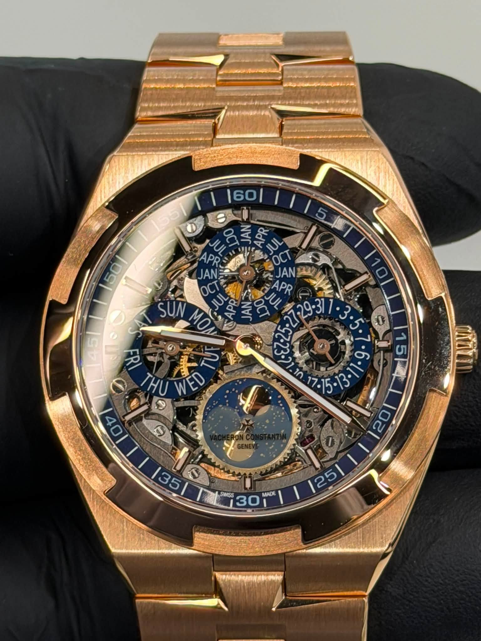 May be an image of wrist watch and text that says '160/ APR 50/ SUN Moл CAPR 145| FRI o TU ၈ THU M Pinun סל ق 100 9 |351 ช ድ. el 15/ . |25 23 25 SRIGS SaC 30 MADA'