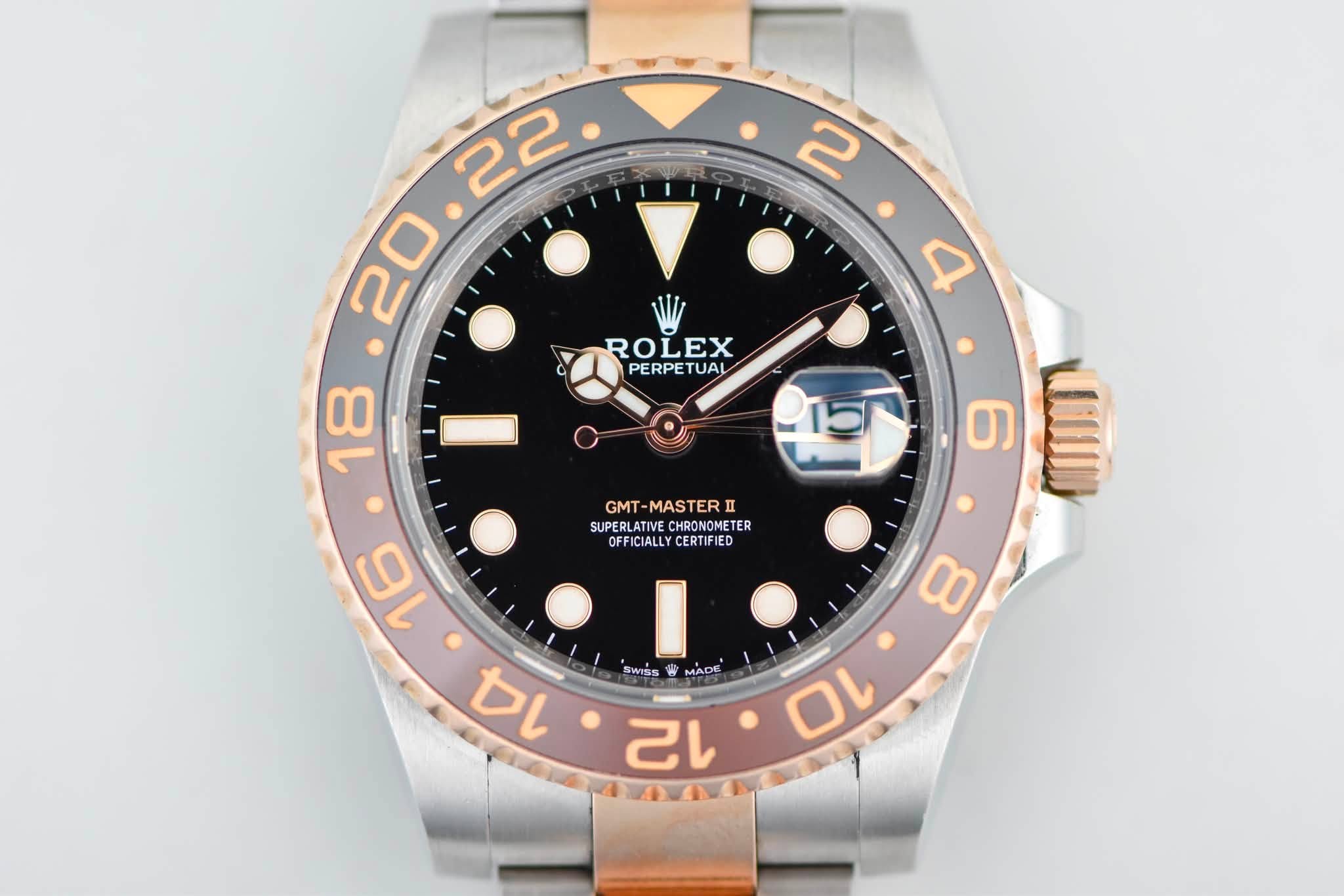May be an image of wrist watch and text that says ' WII ROLEX EX PERPETUAL शाजી 15 4 6 LEIU GMT- GMT-MASTERII SUPERLATIVECH UPERLATINECHRONOMETE OFFICIALLYCERTIFIED CHRONOMETER TER…