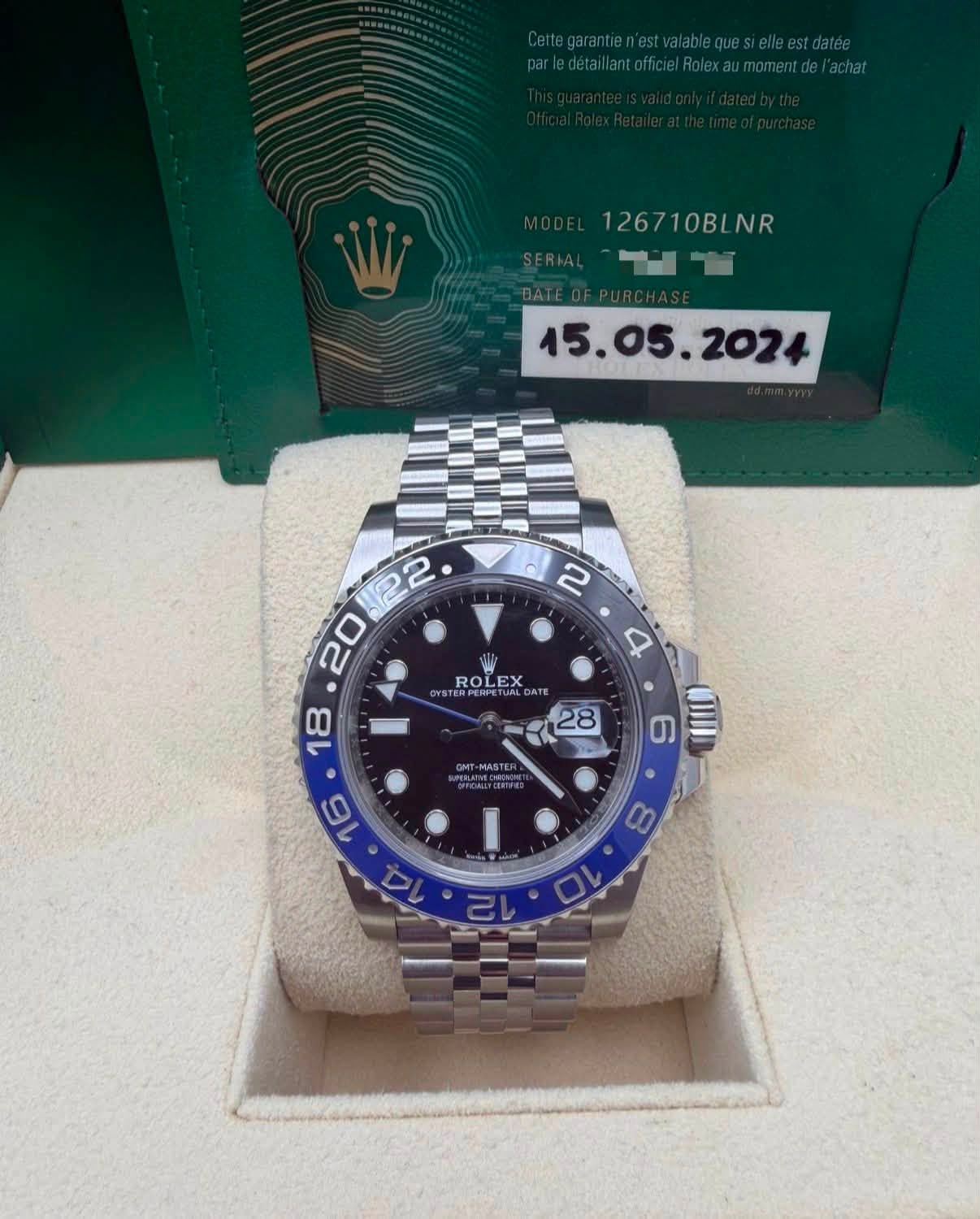 May be an image of wrist watch and text that says '126710BLNR 10BL NR 会間 ROLEX HEREETU OYSTE ERPERPET STERPERPETUAI DATE α 28 -MASTE SPGALIFGERT '