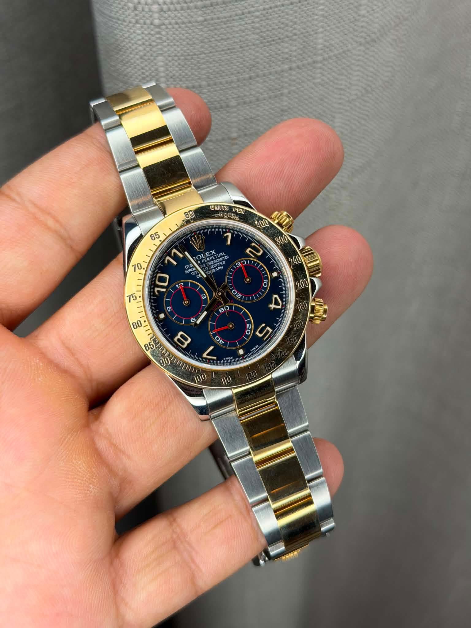 May be an image of wrist watch and text that says 'פתוש PER PER 60 LA00 טעי 1 ግ 65 70 11 0Y ወትረት ባይ 1 0 2 ١١١ ਹੋ 14 ت 0a 50 E E " 08 85 8 gu HENI 100 ح 10 0'