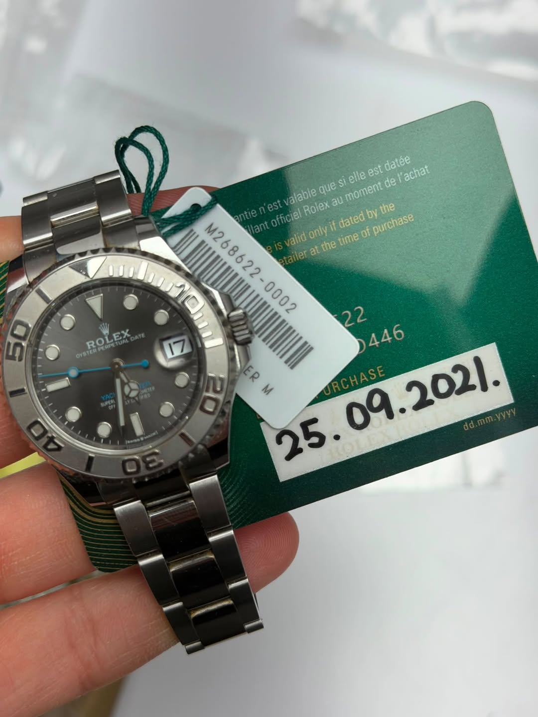 May be an image of wrist watch and text that says 'elle est alable que u moment de datée achat M268622-0002 iler atthe time ntie an antofficie M268622 officiel Rolex dated by the…