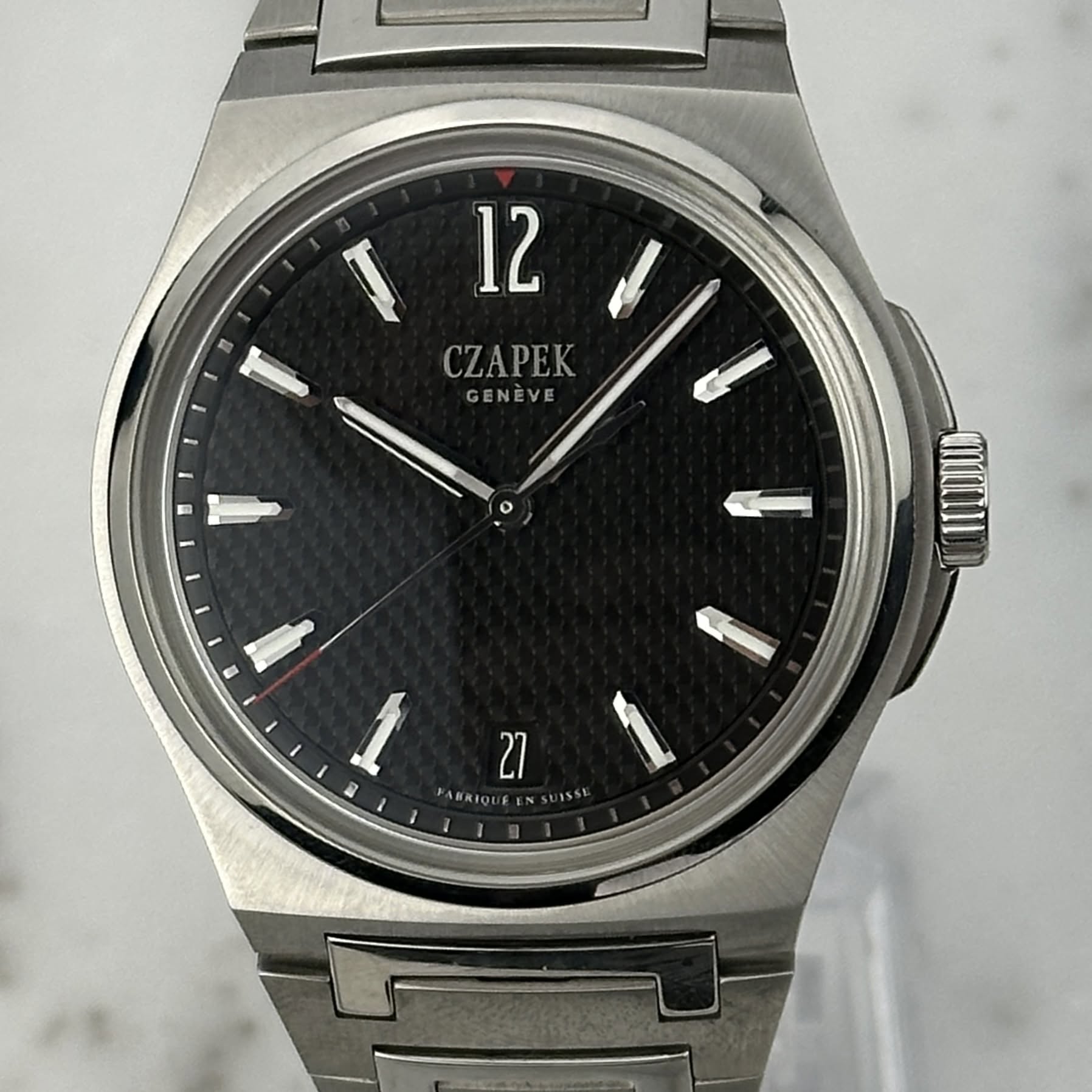 May be an image of wrist watch and text that says '12 I CZAPEK GENEVE B S 1 21 ABRIO NSUISSE'