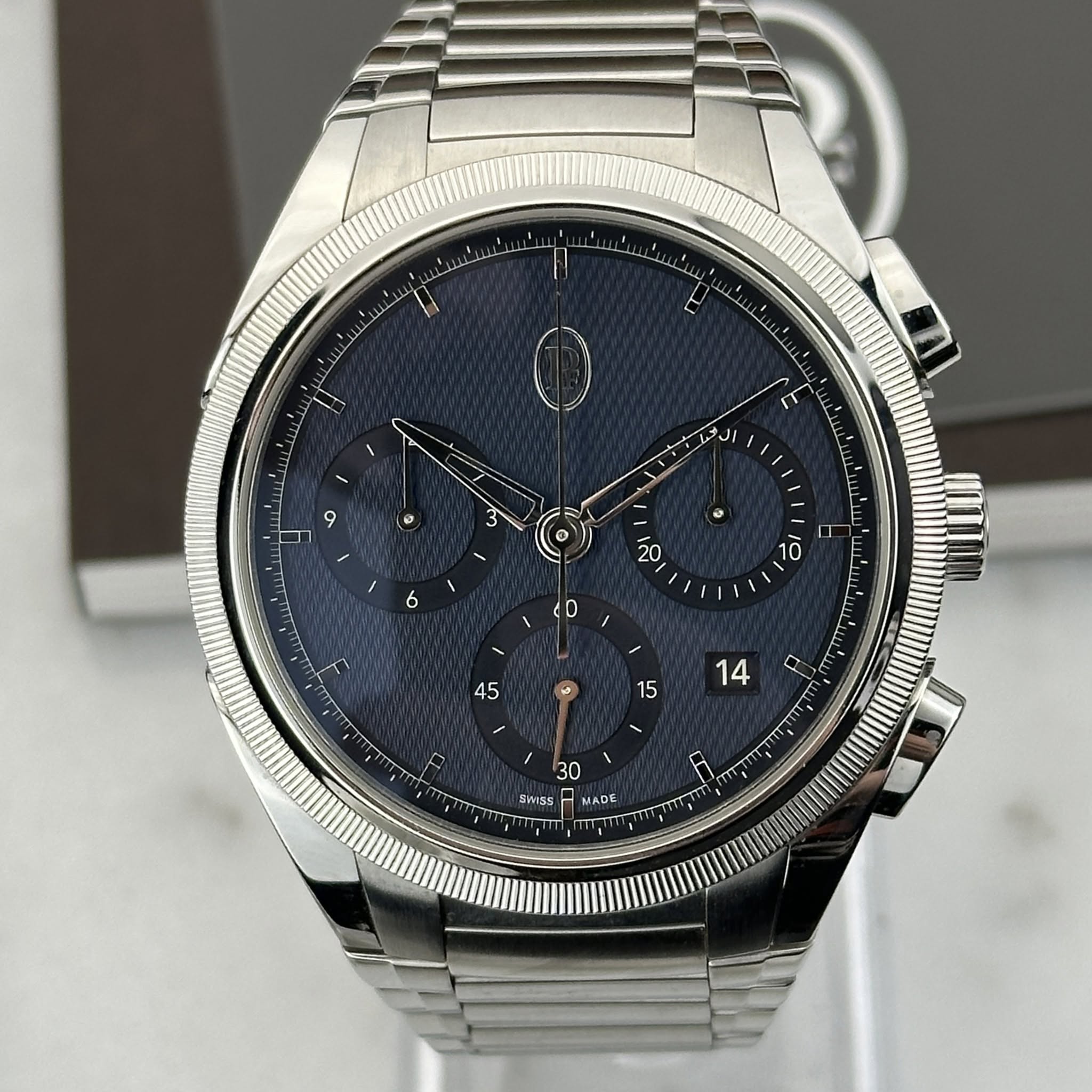 May be an image of wrist watch and text that says '9 ® 6 ☬ 10 ١ 20 45 ج 15 Q 14 B - T 30 SM5S NADE'