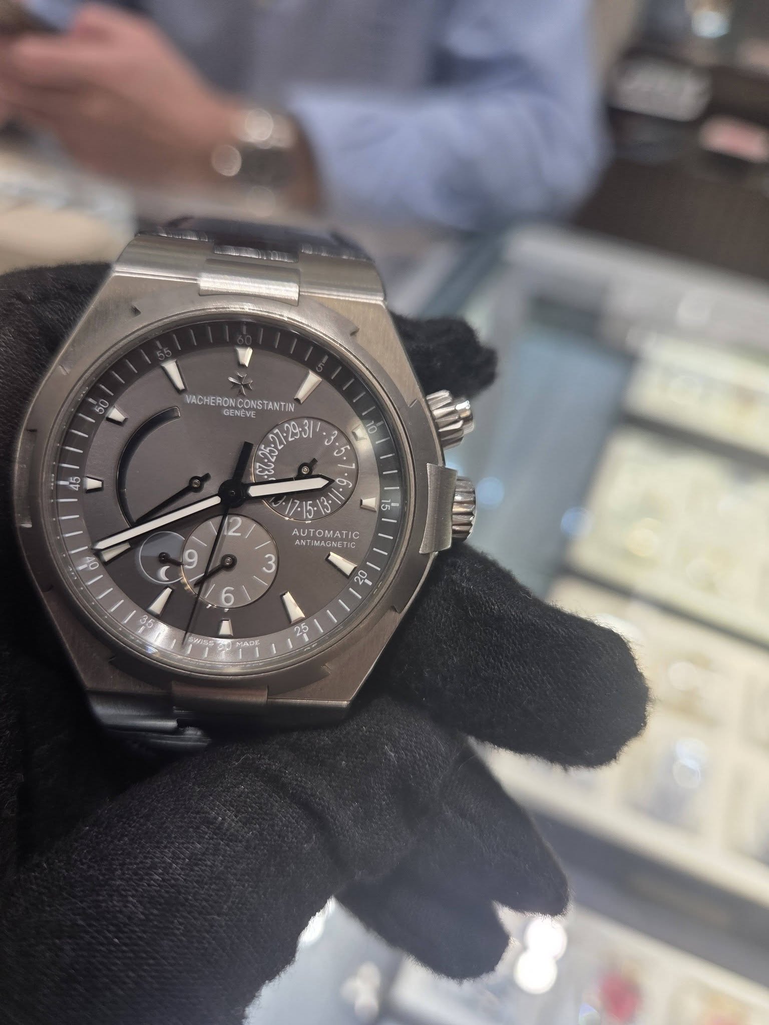 May be an image of wrist watch and text that says 'NACHERONO CONST CONSTANTIN VACHERON.CONSTANTIN ANTIN 16 ن SL // 6. AUTOMATIC TINAGNETIC SNETH INETI ซื่ง (2/ i 9 3 6 oF HADL…