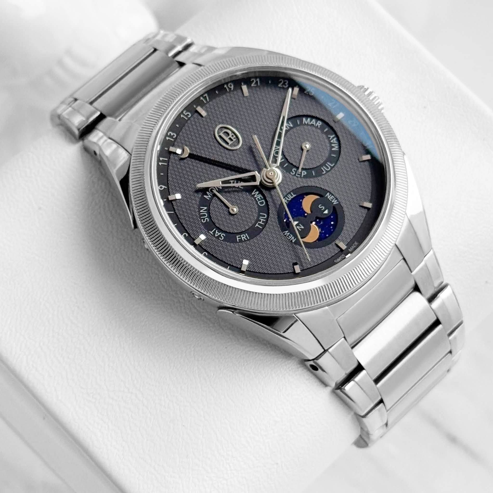May be an image of wrist watch and text that says ' MAR MMM o 5 SE UL NEW NEW NOS ١1 WED nH FRI NEN'