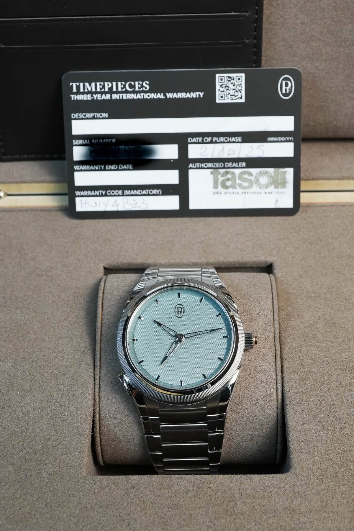 May be an image of digital watch and text that says 'TIMEPIECES THREE-YEAR THREE YEAR INTERNATIONAL WARRANTY DESCRIPTION SERIA DATE OF PURCHASE WARRANTY WARRANTYENDD UND DAIL…