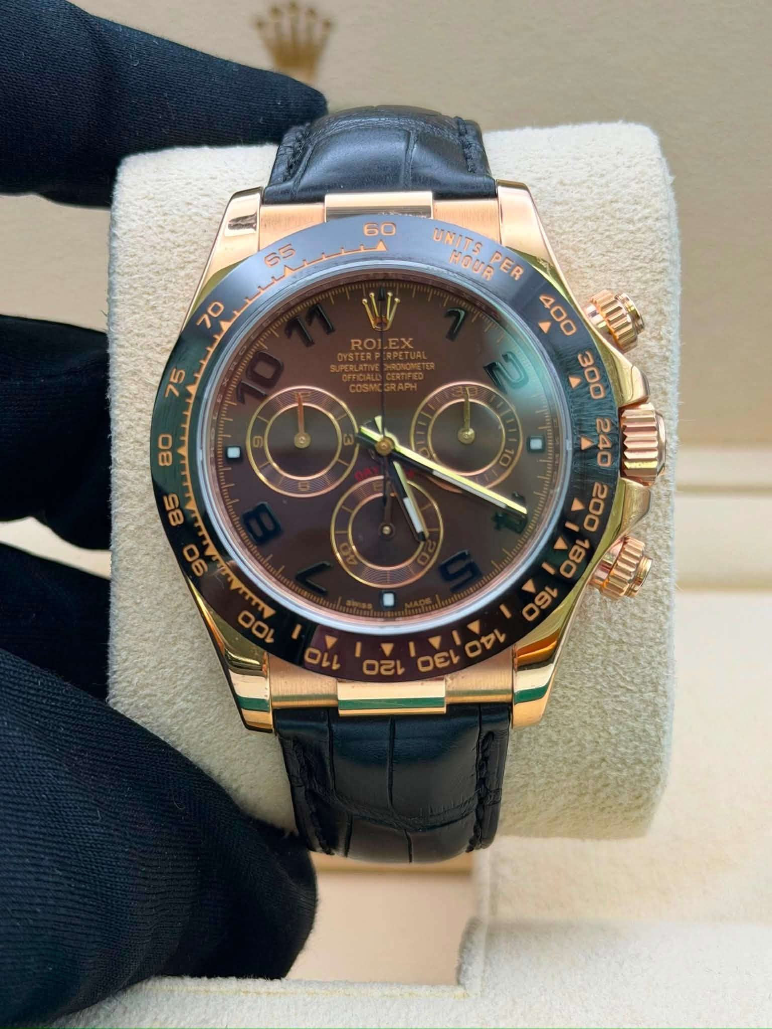 May be an image of wrist watch and text that says ' UNITS HOUR HOUBER PER 400 lün FA اللال O 200 0 18 พ い L ወደያ 30 D'