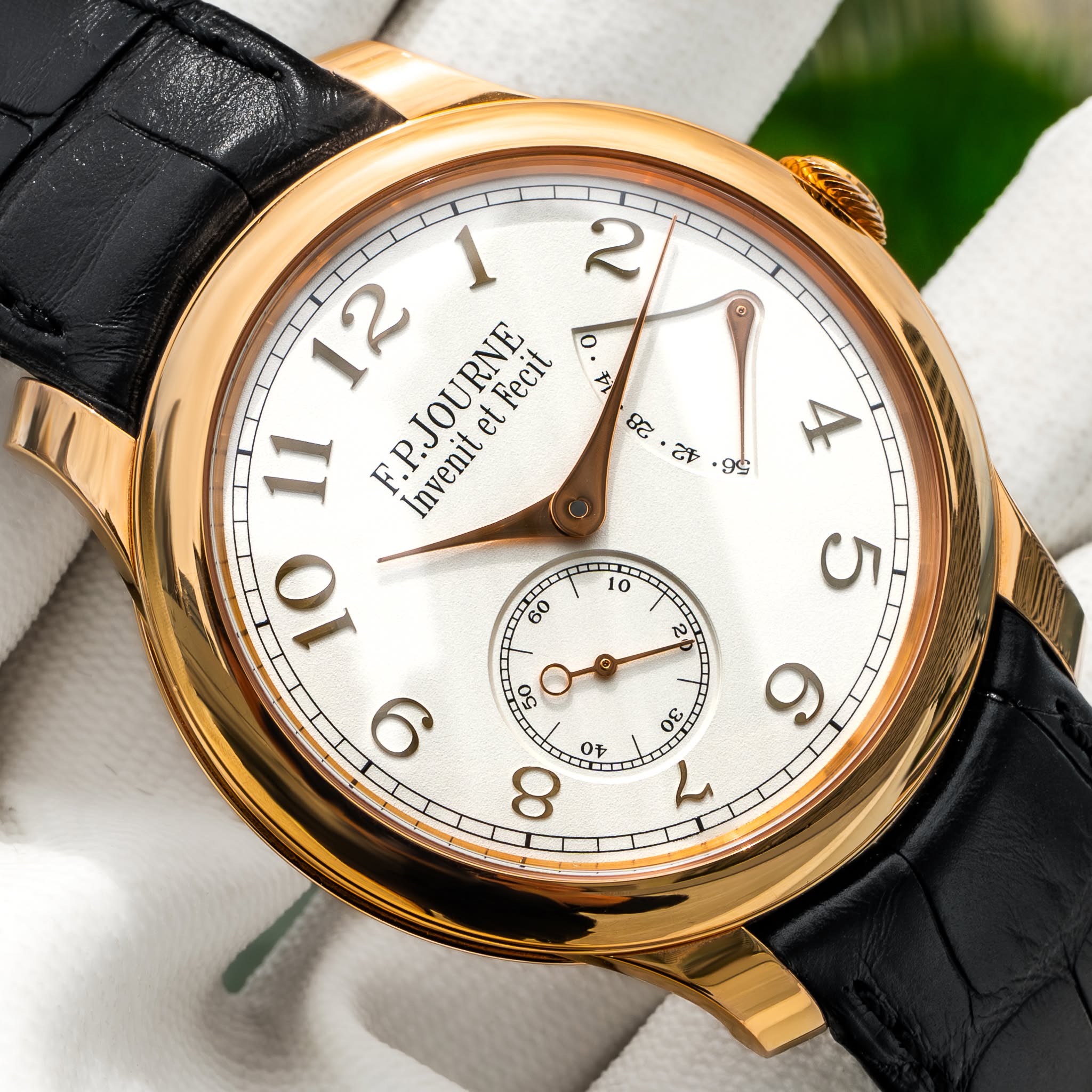 May be an image of ‎wrist watch and ‎text that says '‎한은 1 2 12 F.P.JOURNE InvenitetFecit O Fecit 1 11 et Invenit 85 خج ፅት 8 60 2 ၁ 9 O S0 50 መ 0 3e 9 >‎'‎‎