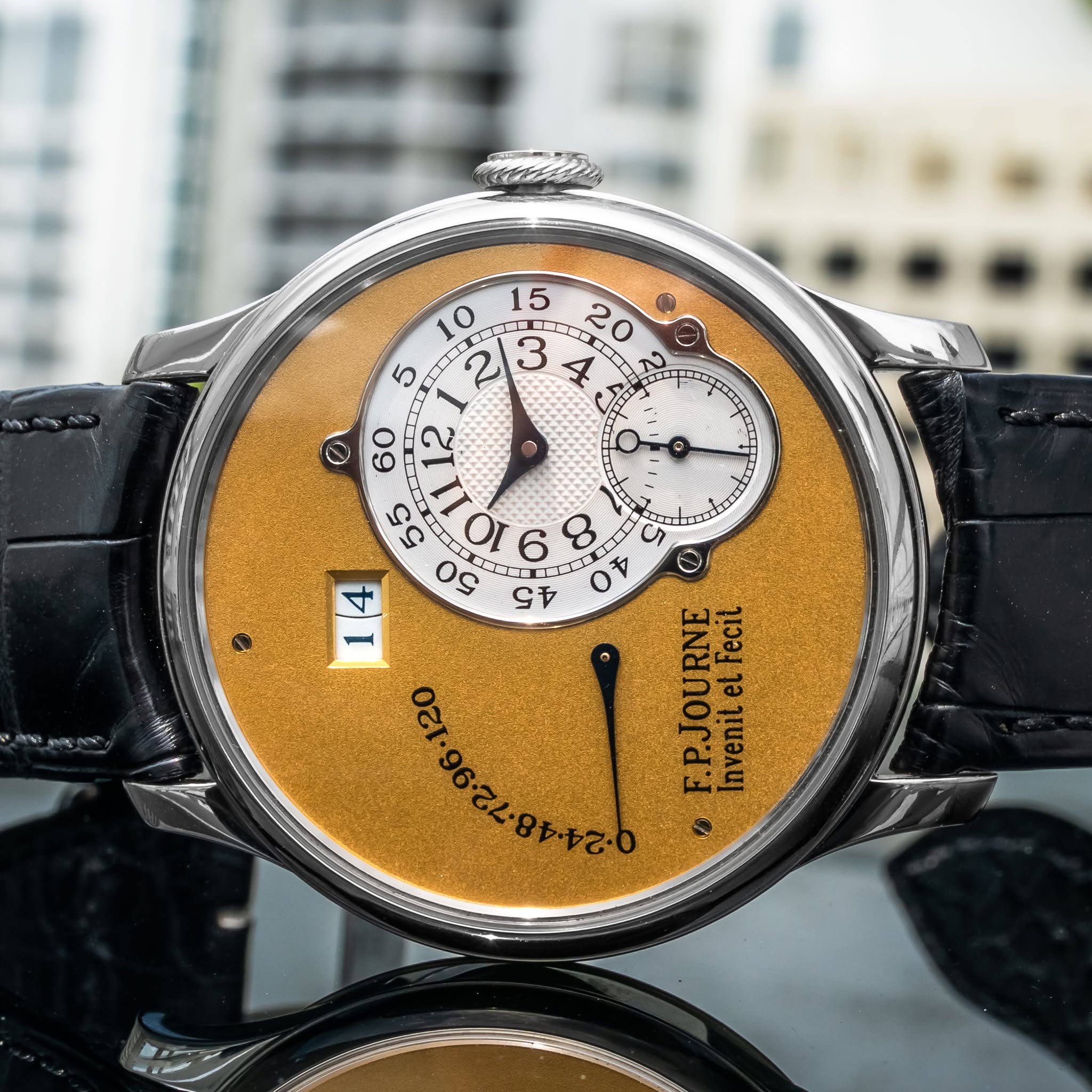 May be an image of ‎wrist watch and ‎text that says '‎ق - 生 2 60 2 o ال 50 ه な × F.P.JOURNE InvenitelFecit el Fecit Invenil 1 ס 0ො‎'‎‎