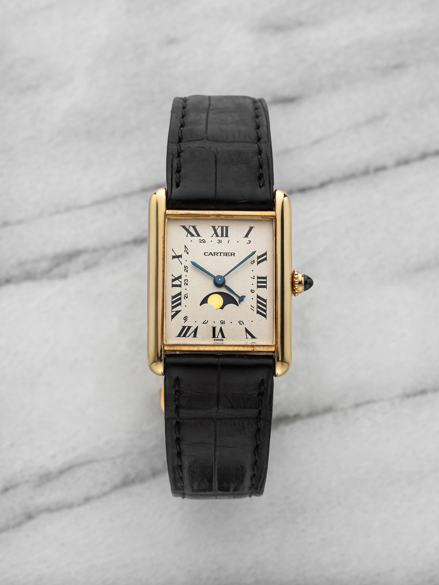 May be an image of ‎wrist watch, pocketwatch and ‎text that says '‎XI XII XII XXIII I A ام 29 3 CARTIER 25 IX 23 23 ਵਹ- IW 招 ₩ o u 왜 왜1 Л LA កគហ្លោ 三 二 II E1 A‎'‎‎