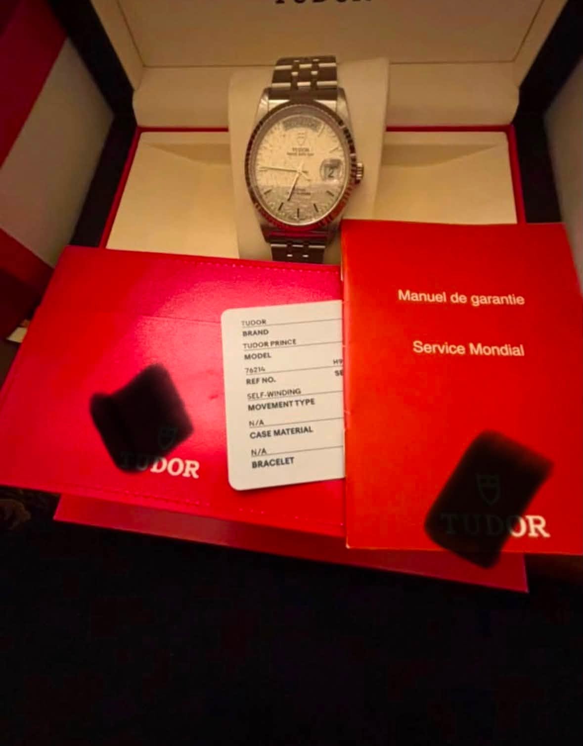 May be an image of wrist watch and text that says '時 Manuel Manueldegarantie de garantie TUOOR BRAND TUDOK TUDORPRINC PRINCE MODEL MODEL 76214 REF NO. SELF-WINDING MOVEMENTTYPE…