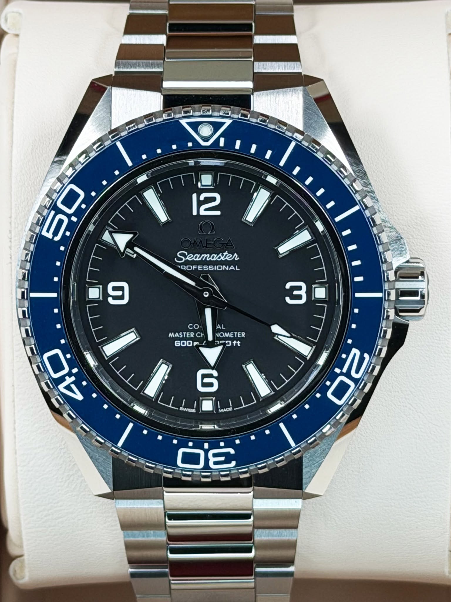 May be an image of wrist watch and text that says 'CheG ထောင်ခ = dda 50 0 M 12 - Seamaster ROF ROFESSIONAL 3 AL NOMETER ETER መጋተቲ 9 cO MASTER RCh Ch 600p. CCC - ロ ج السل n. 6 Ti…