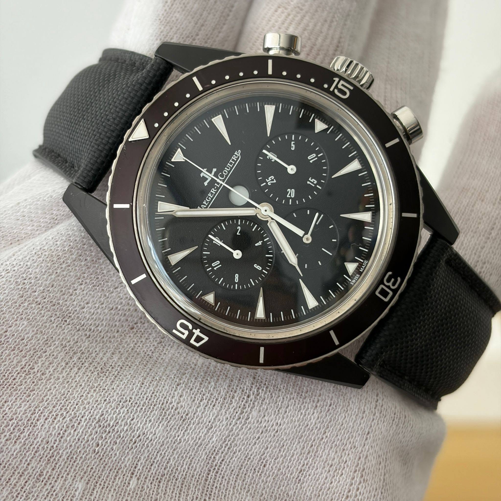 May be an image of wrist watch and text that says '(שמה 15 ۹ Co COULTRE TRE ALGER- ผว 20 E 1 i o B 3 N I 01 1. 4B 6 እ 宝本 לפי 30 4'
