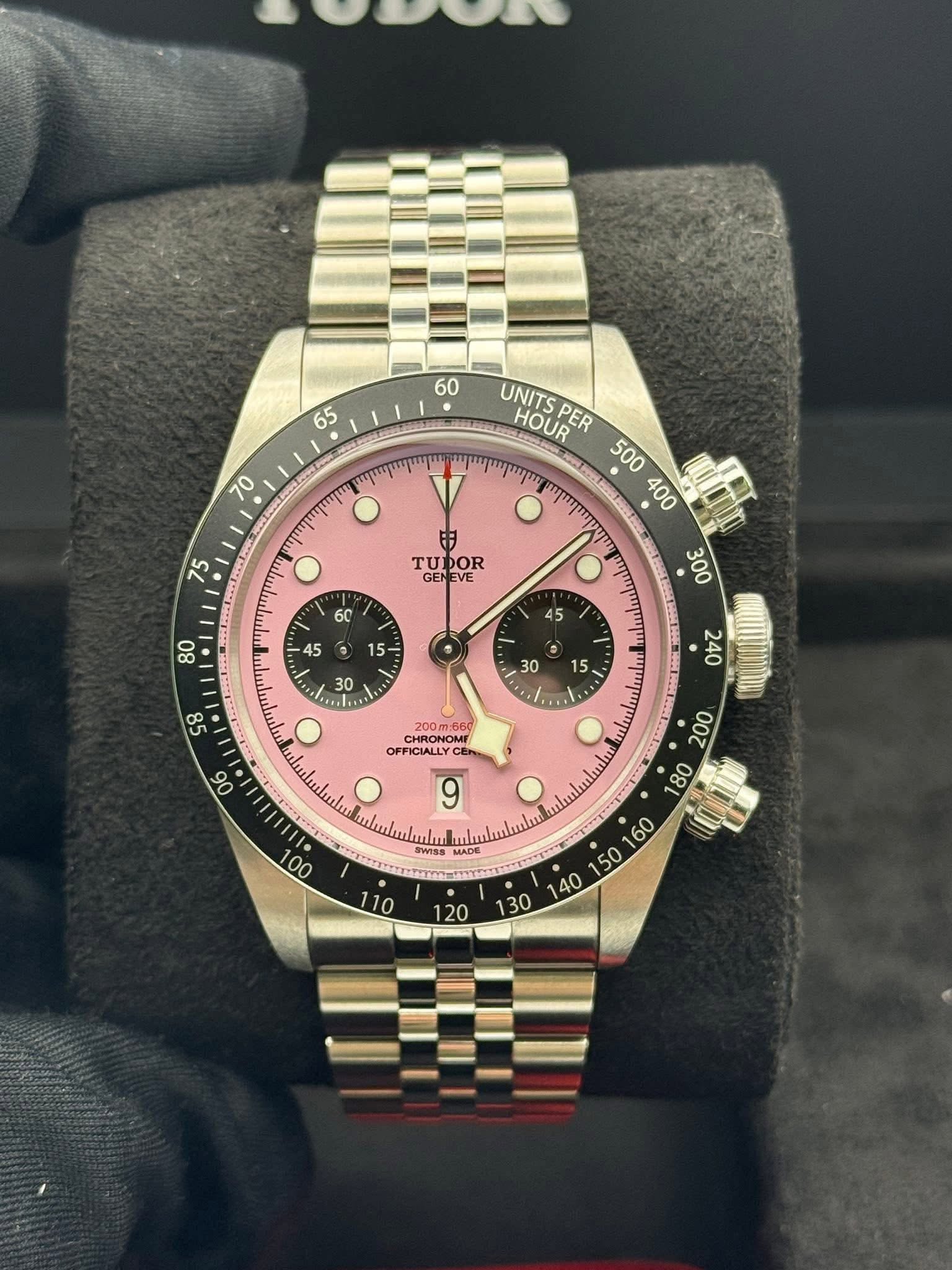 May be an image of wrist watch and text that says 'DOUVN 60 65 ማገ 70 UNITS HOUR PER 500 400 TUI TUDOR DOR GEN EVE 60 75 ጣ alu cиpoHoK 200m.660 OFFICIALLY 06 9 فسلسسلس WISS MADE…