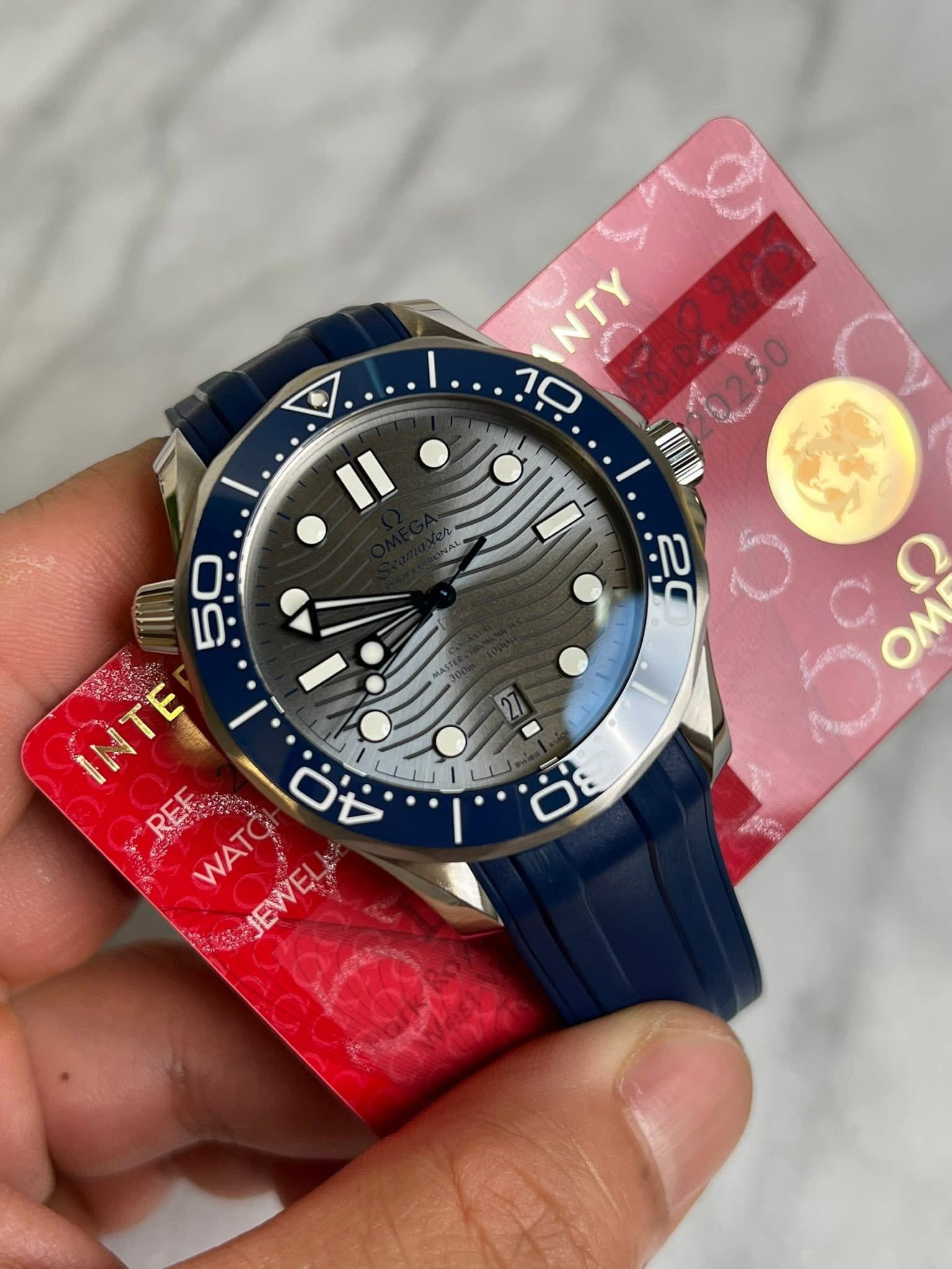 May be an image of wrist watch and text that says 'NTY NTY 7 0۰1 10 N EIN 50 ب INTE ١ REE ة !! ن WATC JEWEL JEWEL 30'