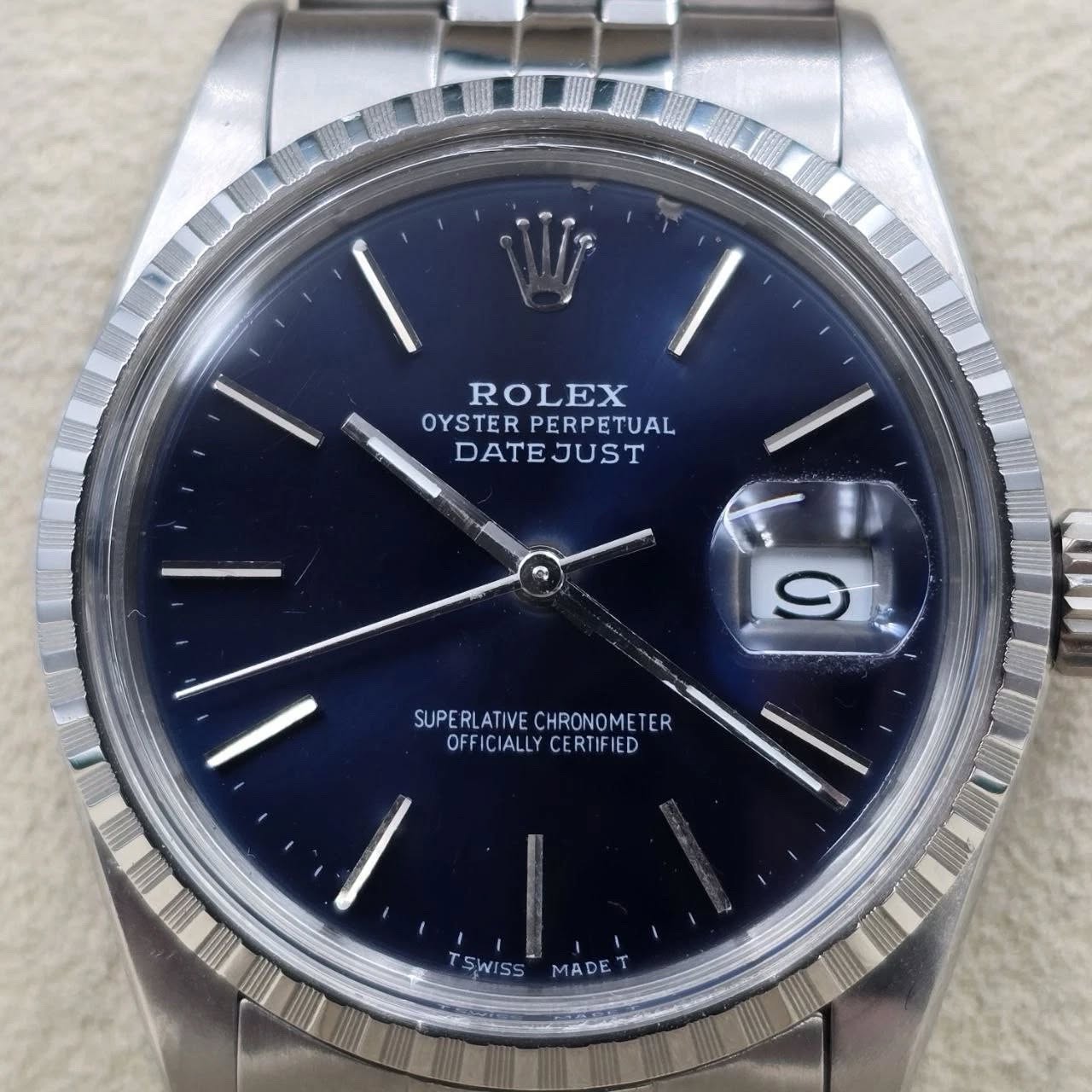 May be an image of wrist watch and text that says 'ROLEX OYSTER PERPETUAL DATEJUST ٥ SUPERLATIVECHRONOMETER ER SUPERLATIVE CHRONOMET OFFICIALLYCERTIFIED OFFICIALLY CERTIFIED TSWISS…