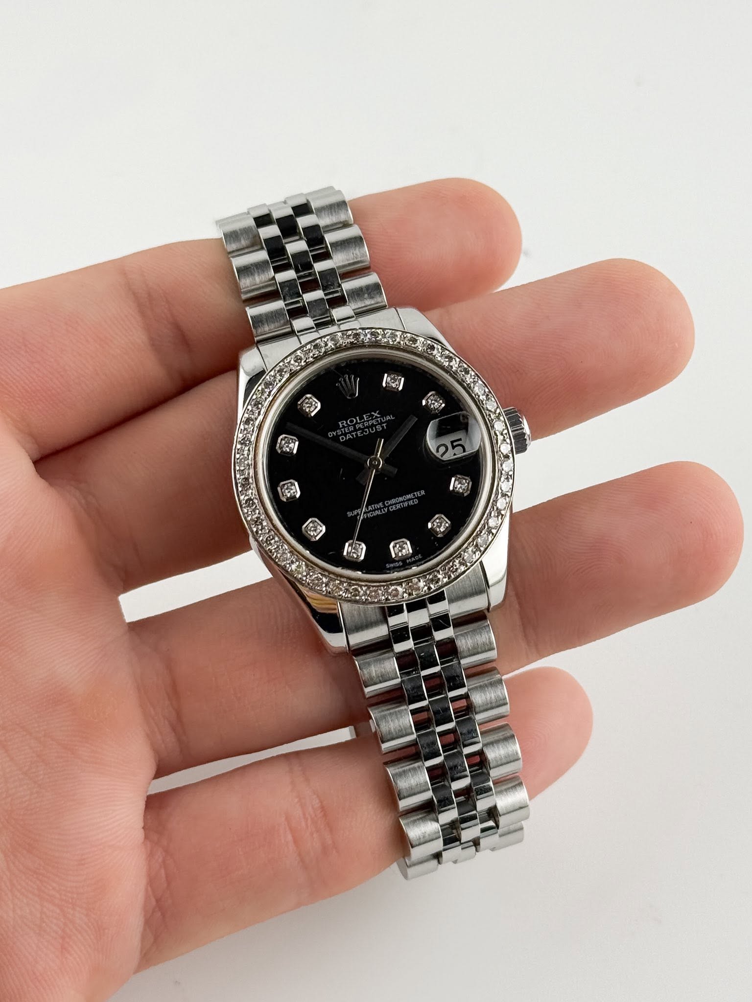 May be an image of wrist watch and text that says 'נ 金 입 কি 2 [9운 国 GI 園'