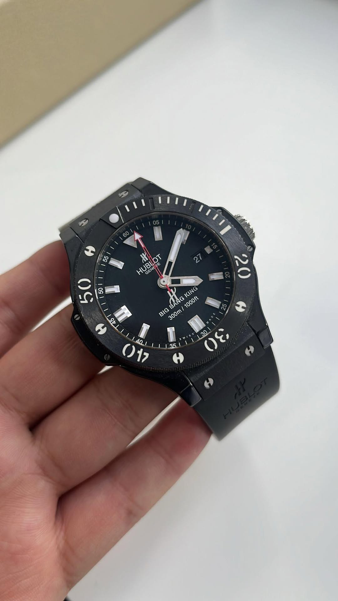 May be an image of digital watch and text that says 'S 55 27 OT nUB HUBLLOT GENE 50 50 ل 220 KING ANG 1000ft BIG 300m / 1 ALI 0)17 ١'