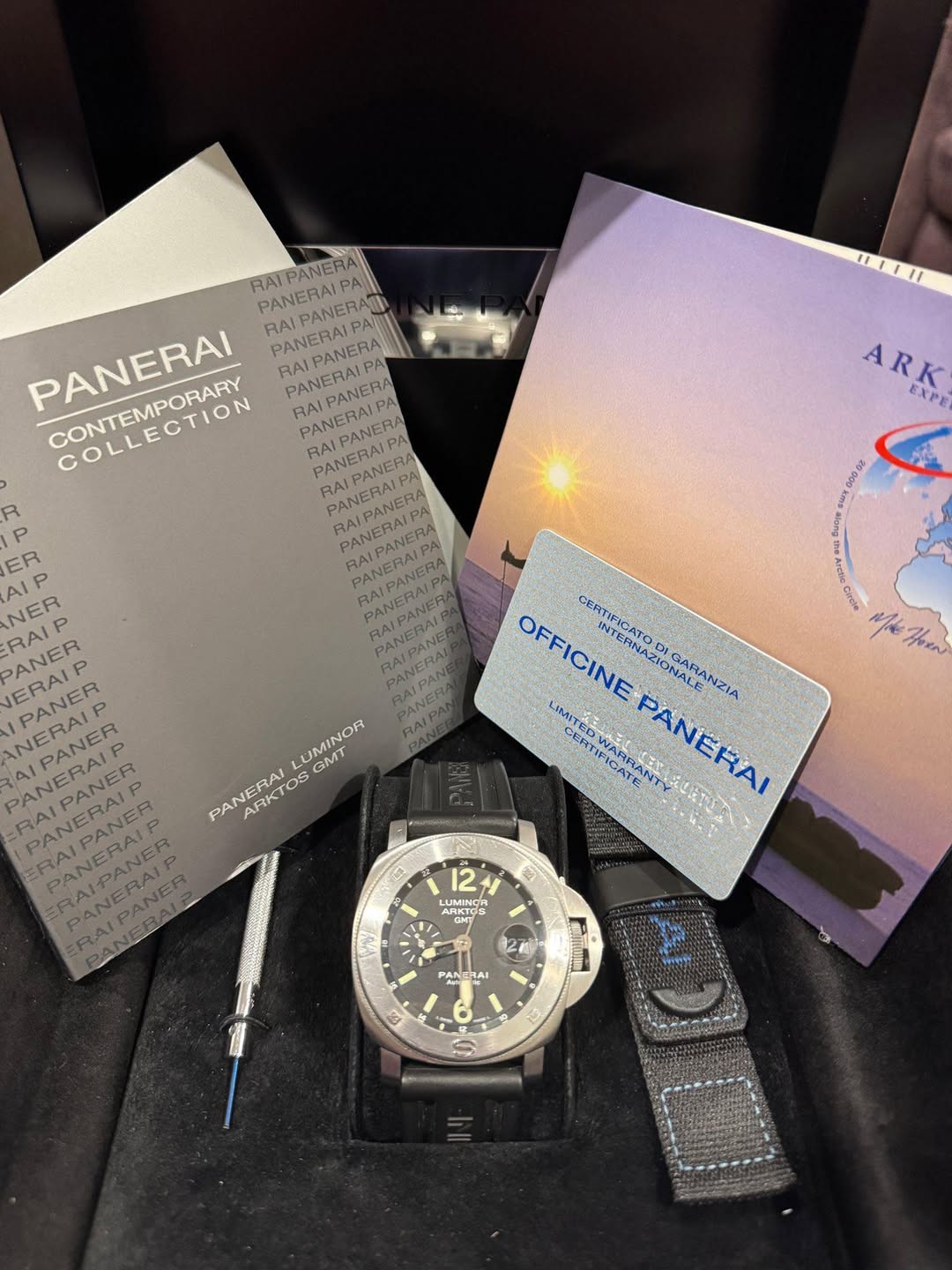 May be an image of wrist watch and text that says '111I1 RALPANERA PANERALPA PANERAIPA RALPANERAT DANERALPA PANERAIPA PANERAI CONTEMPORARY COLLECTION RAIPANERA PANERAIPA engen…