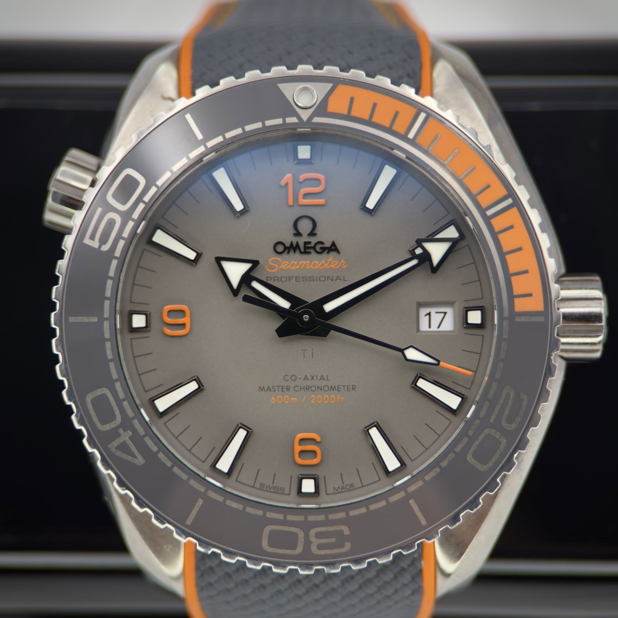 May be an image of wrist watch and text that says '50 0 12 ח Seamaster A 17 CO-AXIAL MASTER MASTERCHONOMETER CHRONOMETE 600m 600m/2000f 2000ft 6'