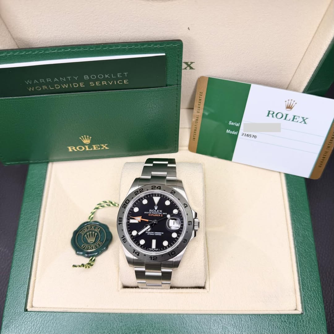 May be an image of wrist watch and text that says 'BOOKLET DWIDESERVICE DWIDESE OWIDE SERVICE BUARANTEE NTENNATIONA! ROLEX Serial Model 216570 ROLEX 4 6 SUH'