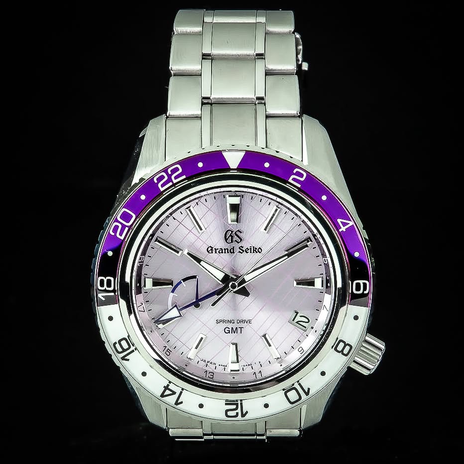 May be an image of digital watch and text that says '2 Ssler ሃ. 22 20 • 6 E AS Grand Seiko 4 6 SPRANC DRIVE GMI ב ۳۸ 16 01 76 ۳مA BhM 14 M '