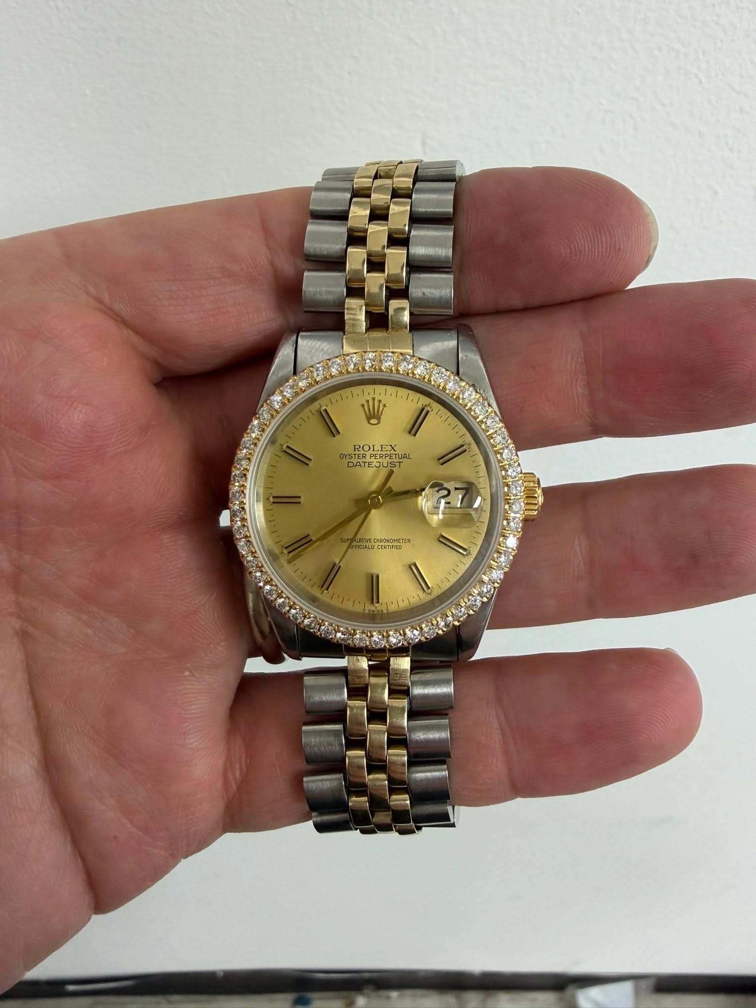 May be an image of wrist watch and text that says 'W ROLEX DaT DATEJUST STERPERI TERPERPETI ?7 S'