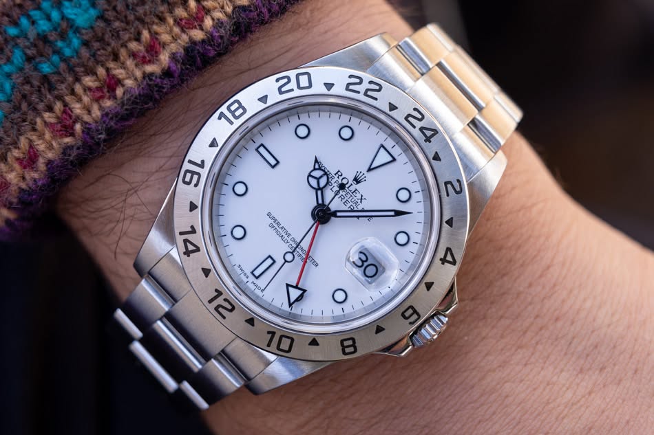 May be an image of wrist watch and text that says '20 22 24 o 96 18 o D o SUPERL CIaUYG UPERLATIVECH LATIVECH ውታ TIFIE ETER o O 2 1L MADE O 30 O 4 2 1E B'