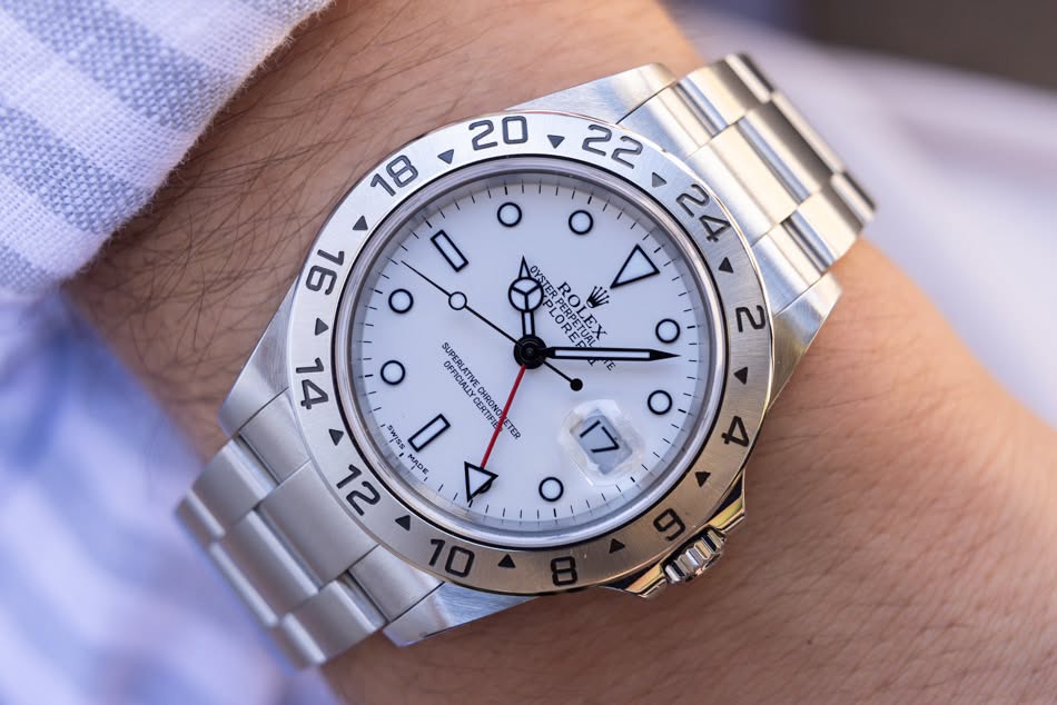 May be an image of wrist watch and text that says ' o o 22-24 24 I o T OYSTERPERPE OYSTE TXPLORE VROLEX LOREE PERPETUAL Wi 2 SUPERLATIVE SUPER OFFICIALIY CERTIF CERTIE CEPONO…