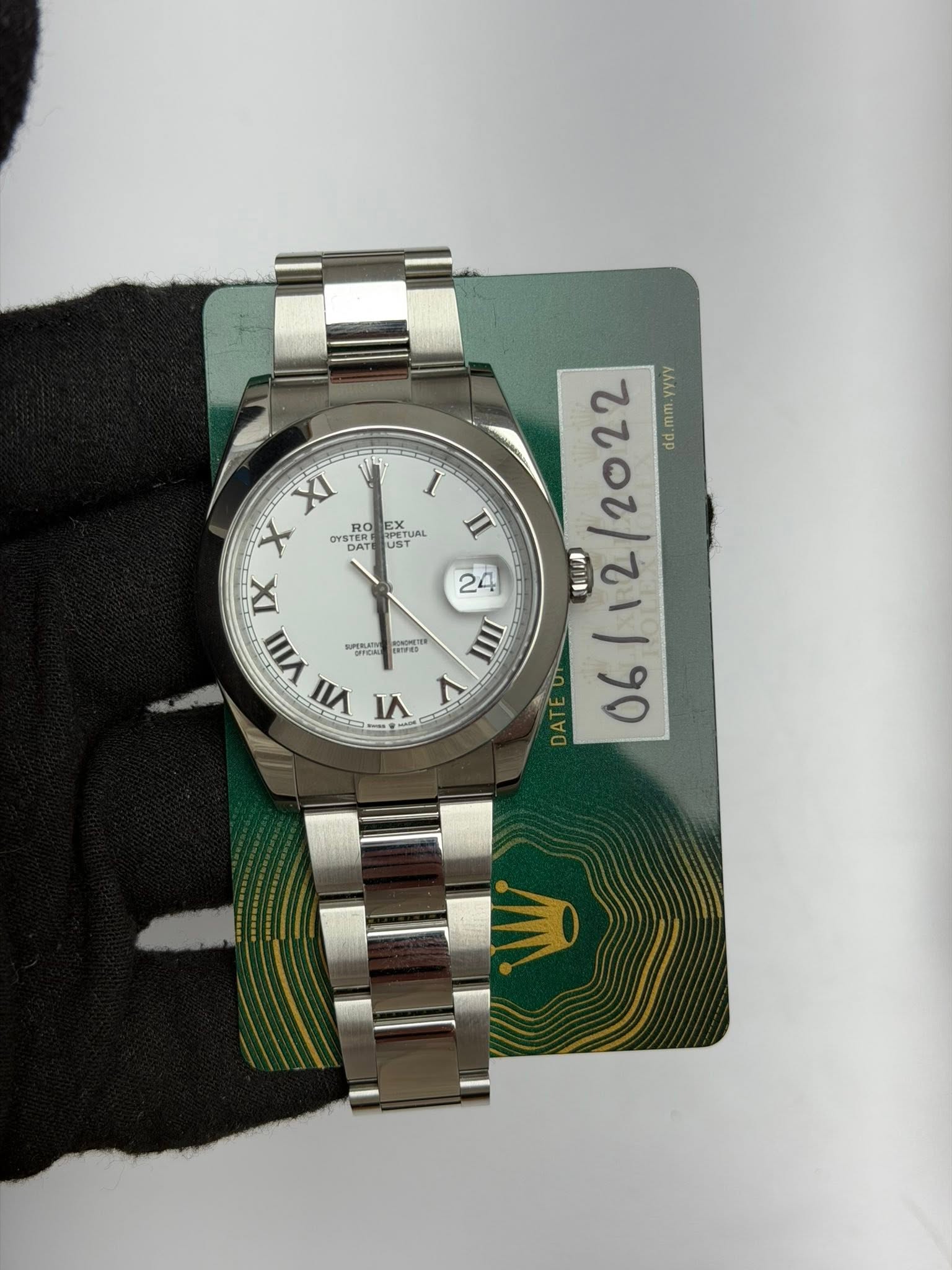 May be an image of wrist watch and text that says 'OYSTERE EX 2022 yyyy de XI I X RO X OYST HA DAT nO STER DATE UST PETUAL PETU n IX 24 MUA 06 06/12/2022 dd.mm.vvyy .mm. VIII…