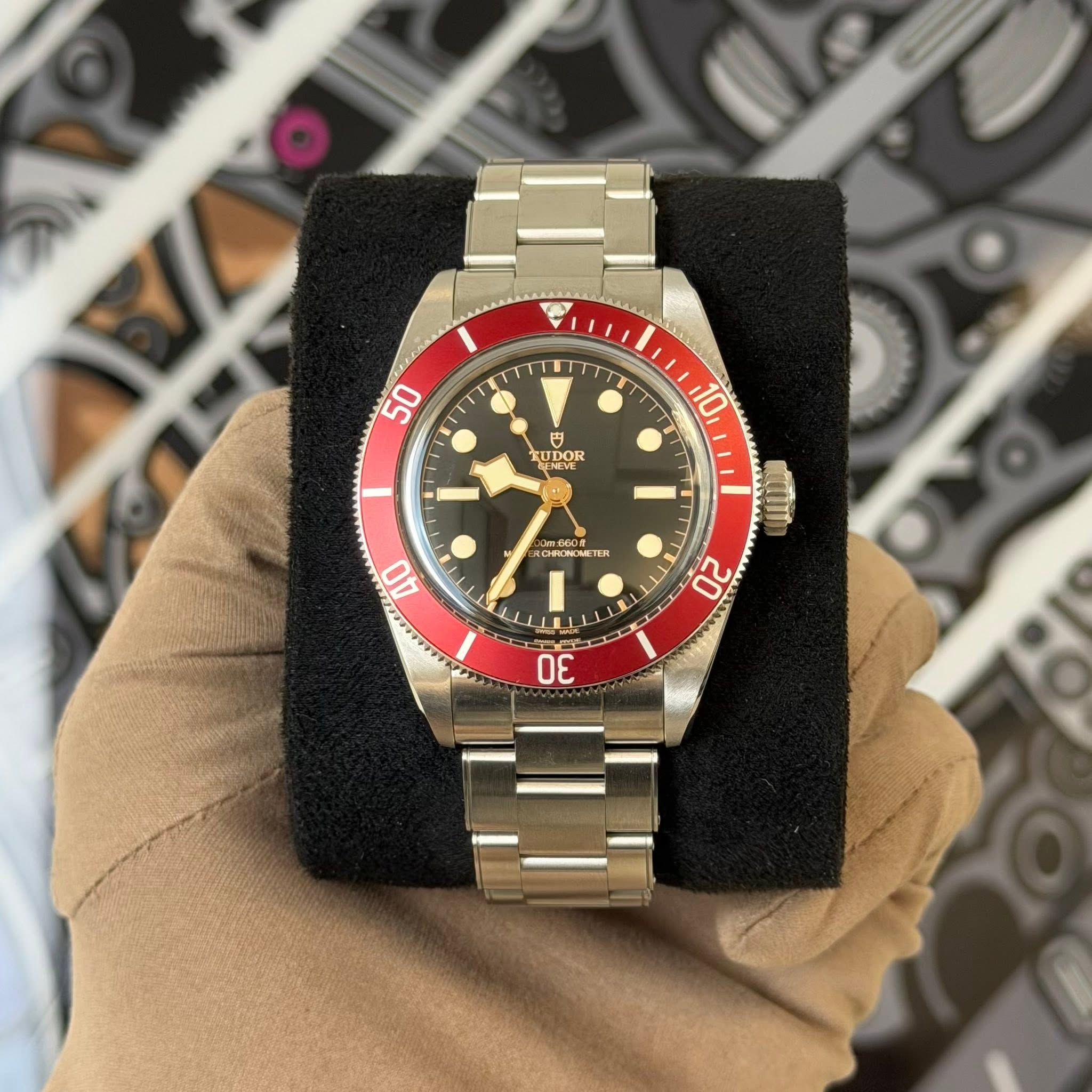 May be an image of wrist watch and text that says '50 10 0 UDOR UPOR ៥6០ក CHRONT CHRONOMETE CTER '