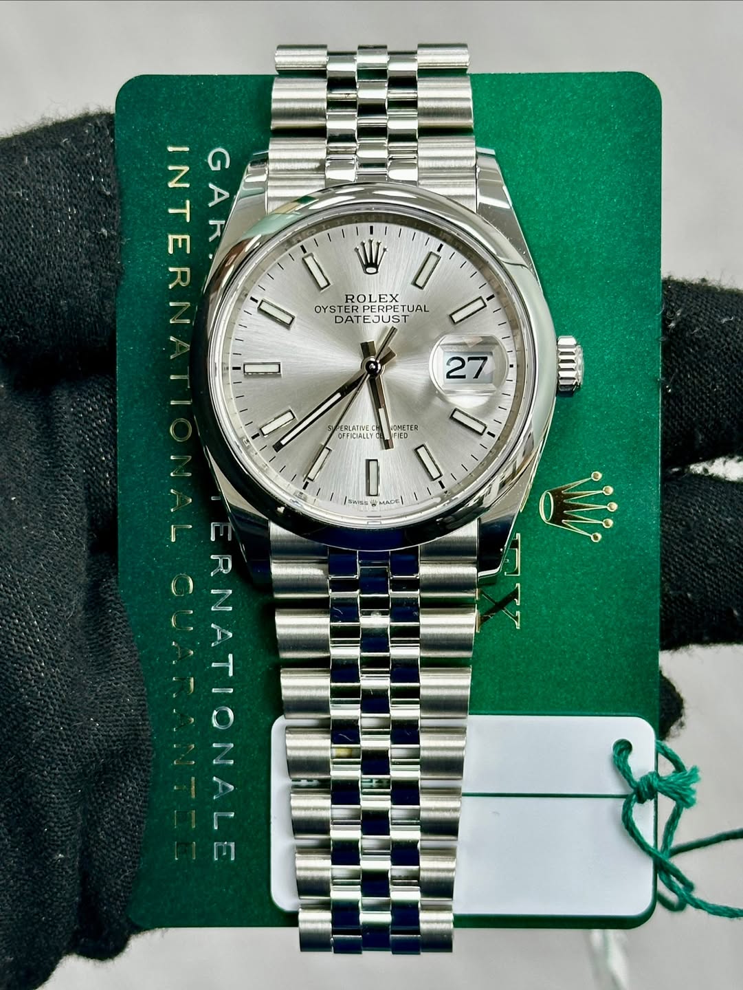 May be an image of wrist watch and text that says '1 W L&t INTERN GAR. ROLEX OYSTE OTEROLRPETUAL OYS YSTER STERSTUA STER PERPET PERPETU PERPETUAL UAL DATEJUST DATE EJUST 27 ന്ന്…