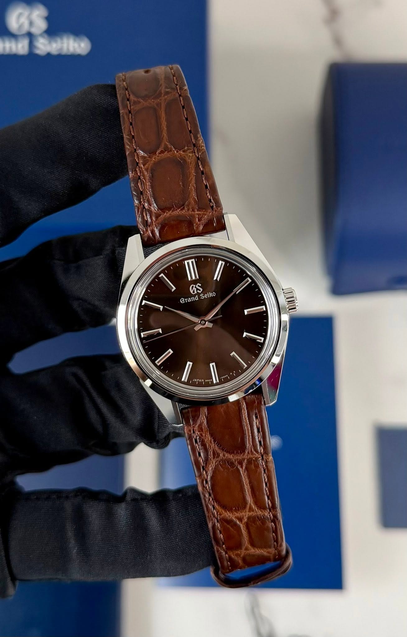 May be an image of wrist watch and text that says 'ne Selto GS Grand T I D'
