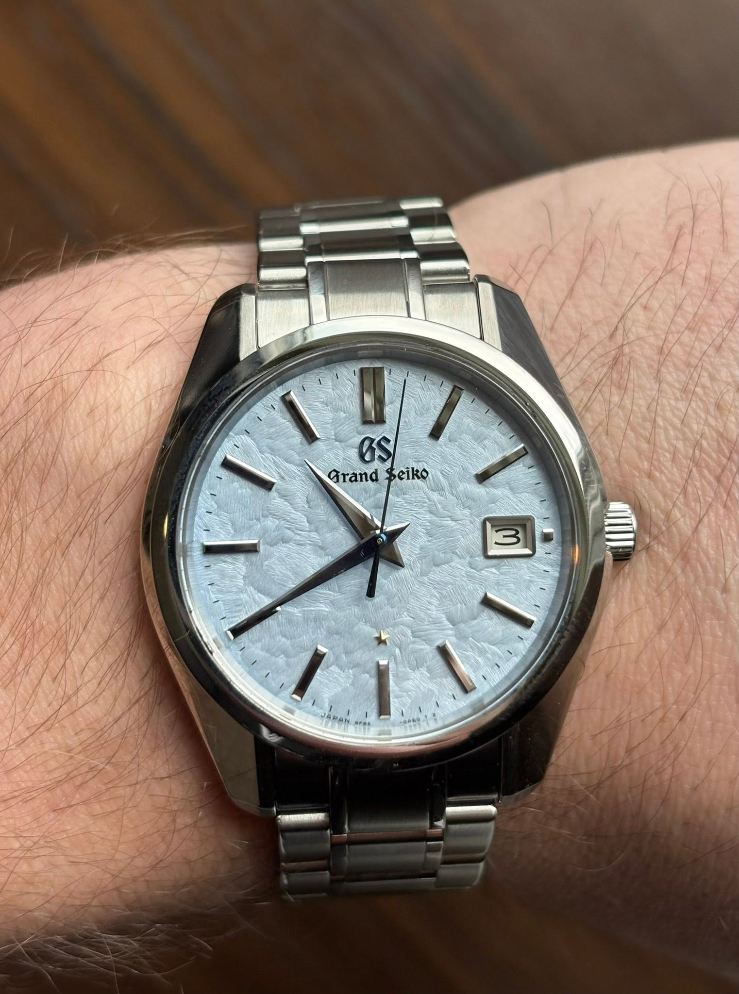 May be an image of wrist watch and text that says '6S Grand Grand$eiko eiko 3'