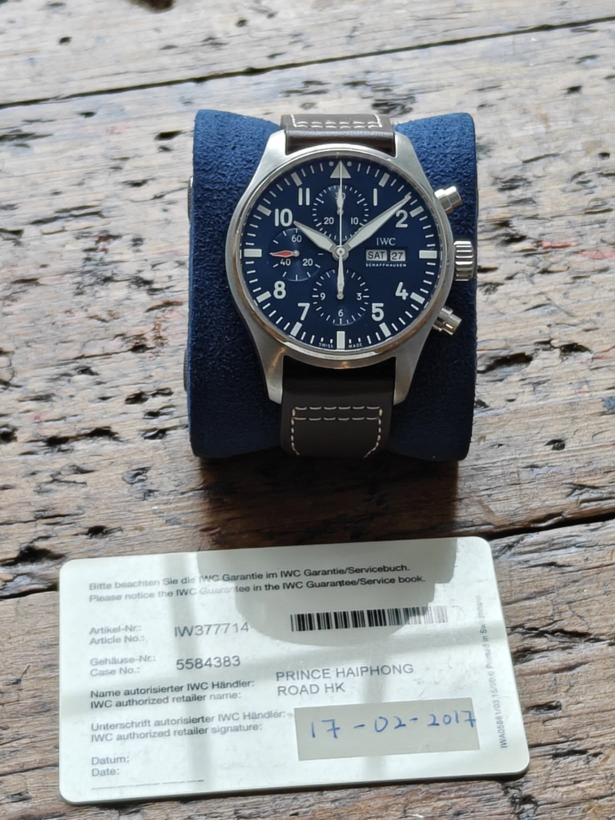 May be an image of wrist watch and text that says 'โ๕๕๕=ส و # # SAT 27 210 III IWC Garantie/Servicebuch. beachten Sie die MC Garantie book. notice the TWC Guant tee the TWC…
