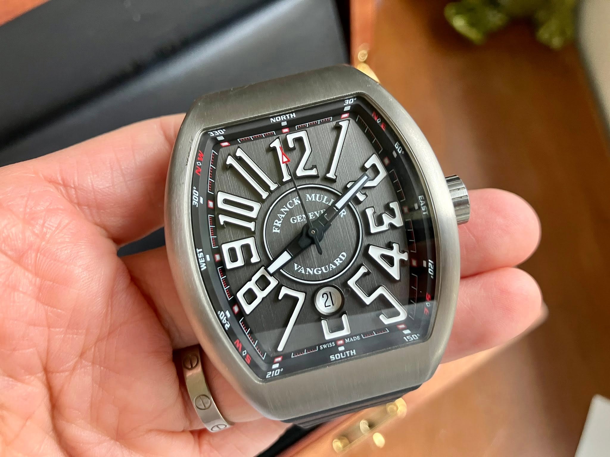 May be an image of wrist watch and text that says '30 NORTH myagam 330 1112/ 12 0 0I 300 لسلسلسا FRANCK GED EV MULI ω EASI WWTS VANGUARD ΓΑ 4 RD VANGUA Db 116 7 هو 21 MADE 150 0…