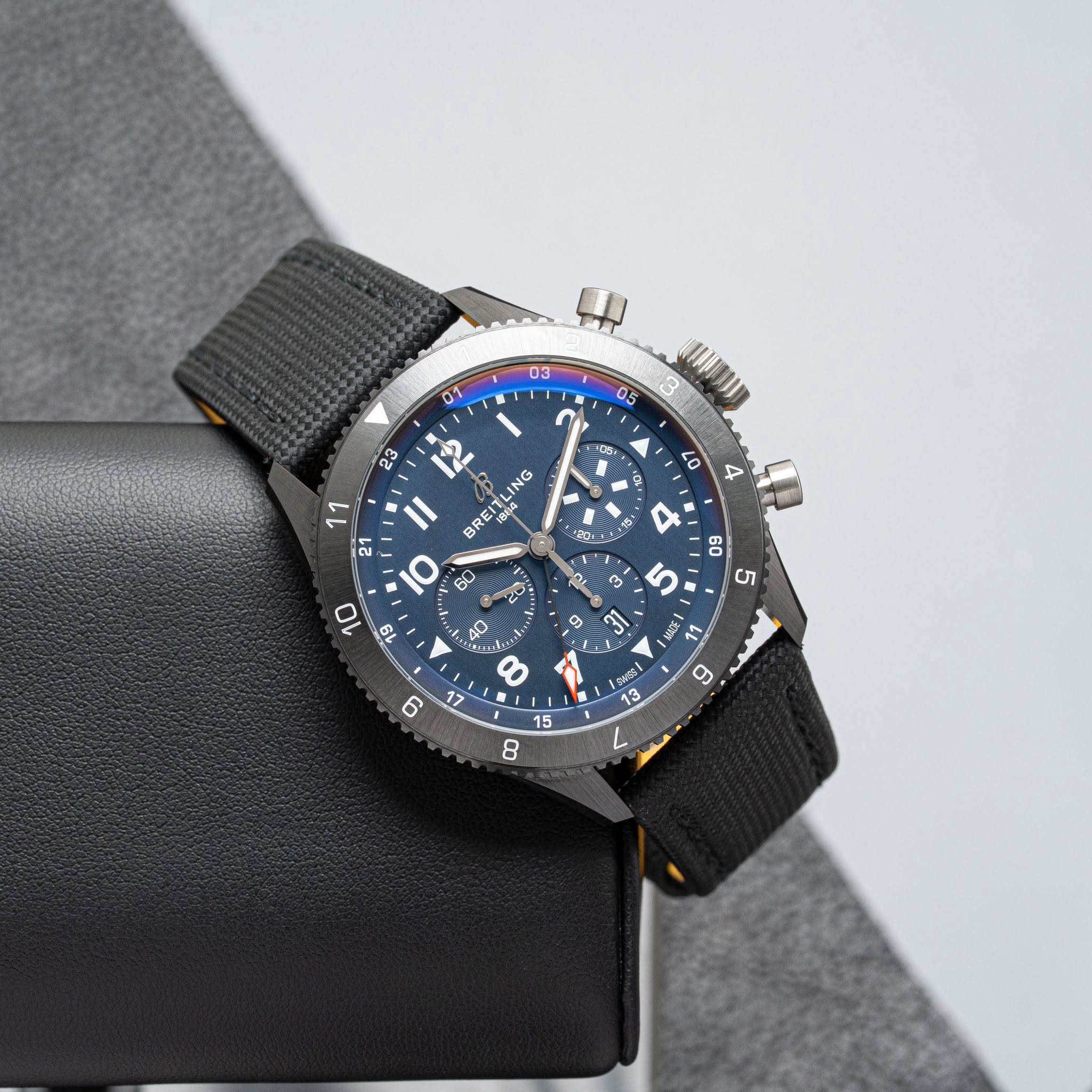 May be an image of wrist watch and text that says ' m 23 U LO 11 21 Q5 'C CL 4 4 4 NG BRE 1804 60 9E E0. 第上o o 0 កំ 7 17 の eSIS L'