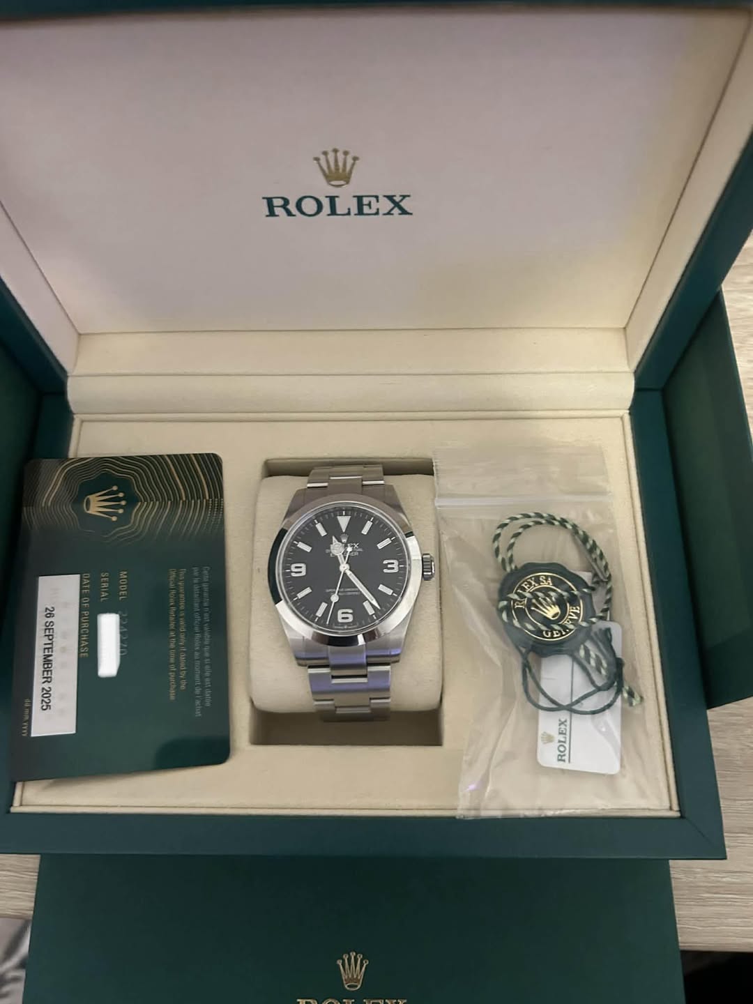 May be an image of wrist watch and text that says 'ROLEX 9 食 3 1 時 28 BEREEEE i 6 FA ROLEX'