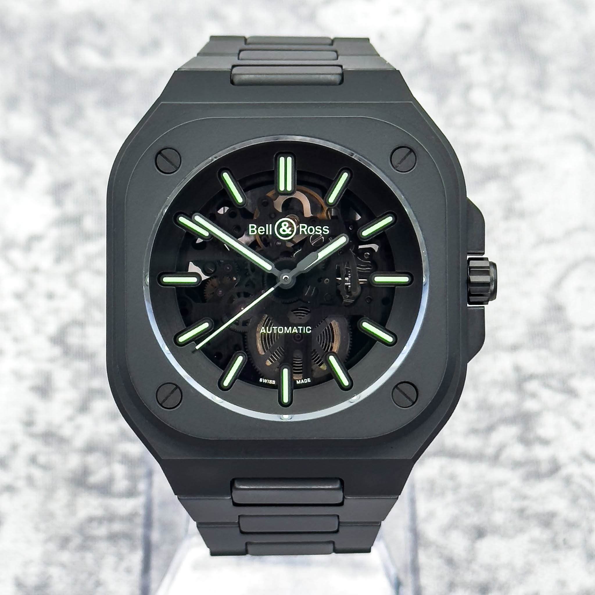 May be an image of digital watch and text that says '1P Bell Ross 1, AUTOMATIC ΑΥΤΟΜΑΤΙC BuSk NADS'