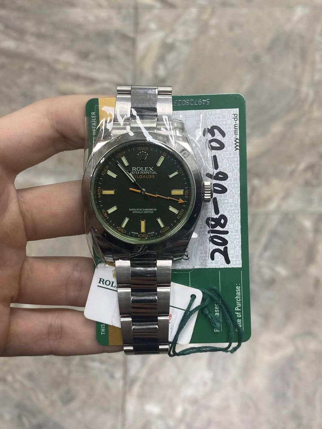 May be an image of digital watch and text that says 'ヨレ C ROLEX eees an T E2082L679 G0 my-mm-dd mm-dd dd WAY ....ជ) 2018 Purchase of D O e ae ROL 순 ဟ 95e aser'